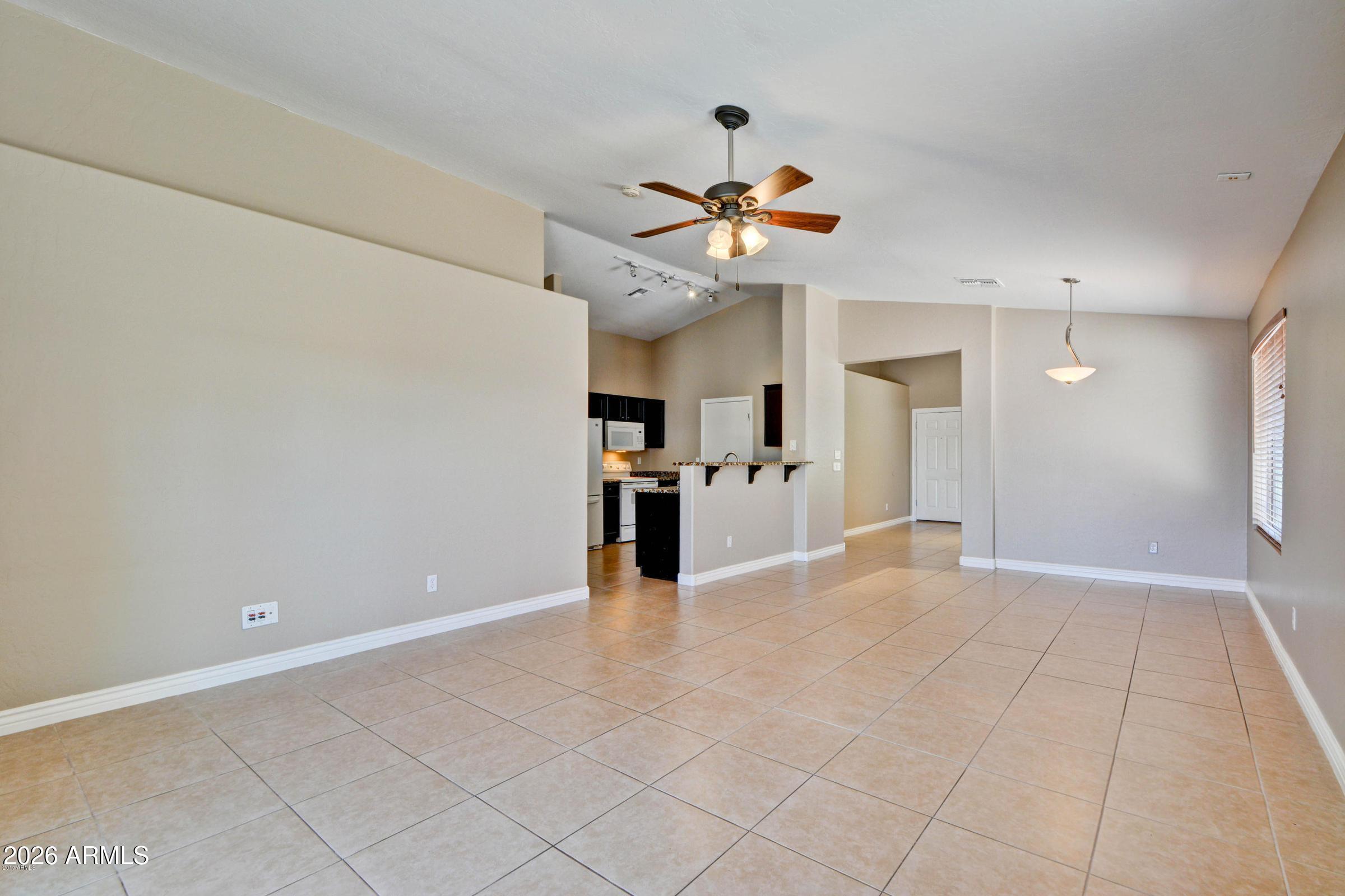 DREAMING SUMMIT UNIT 2A - Residential