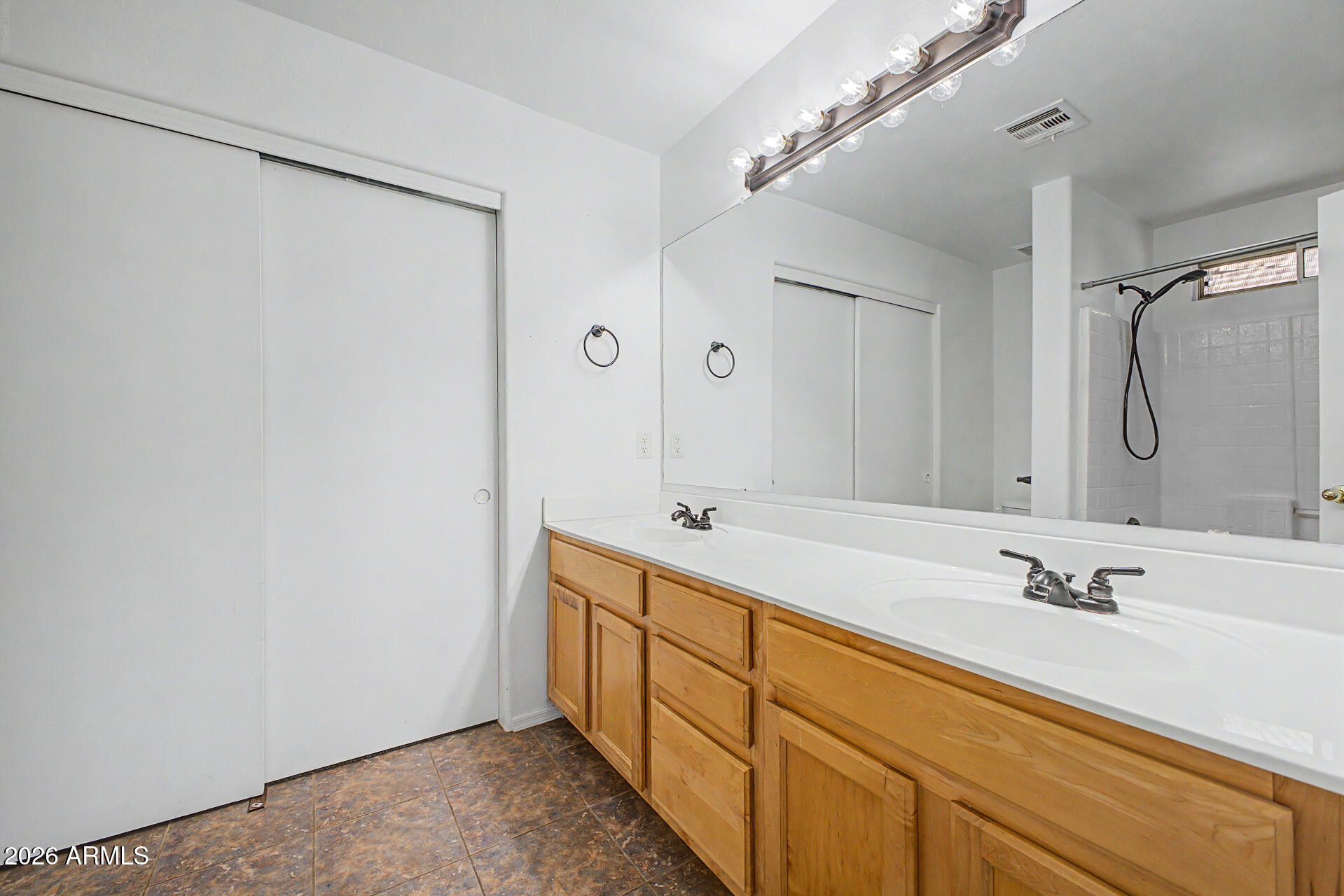 BARRINGTON ESTATES VARIOUS LOTS 2ND AMD - Residential