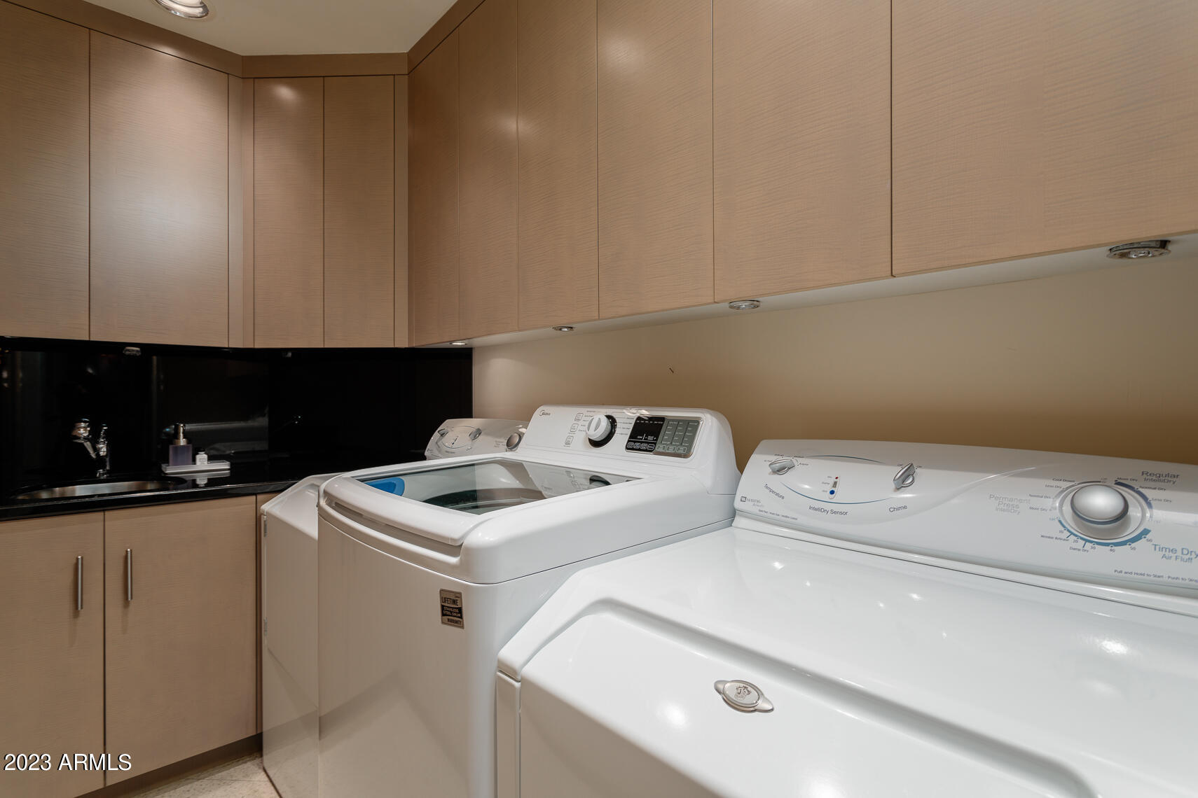 CASA DENNIS 1 - Residential