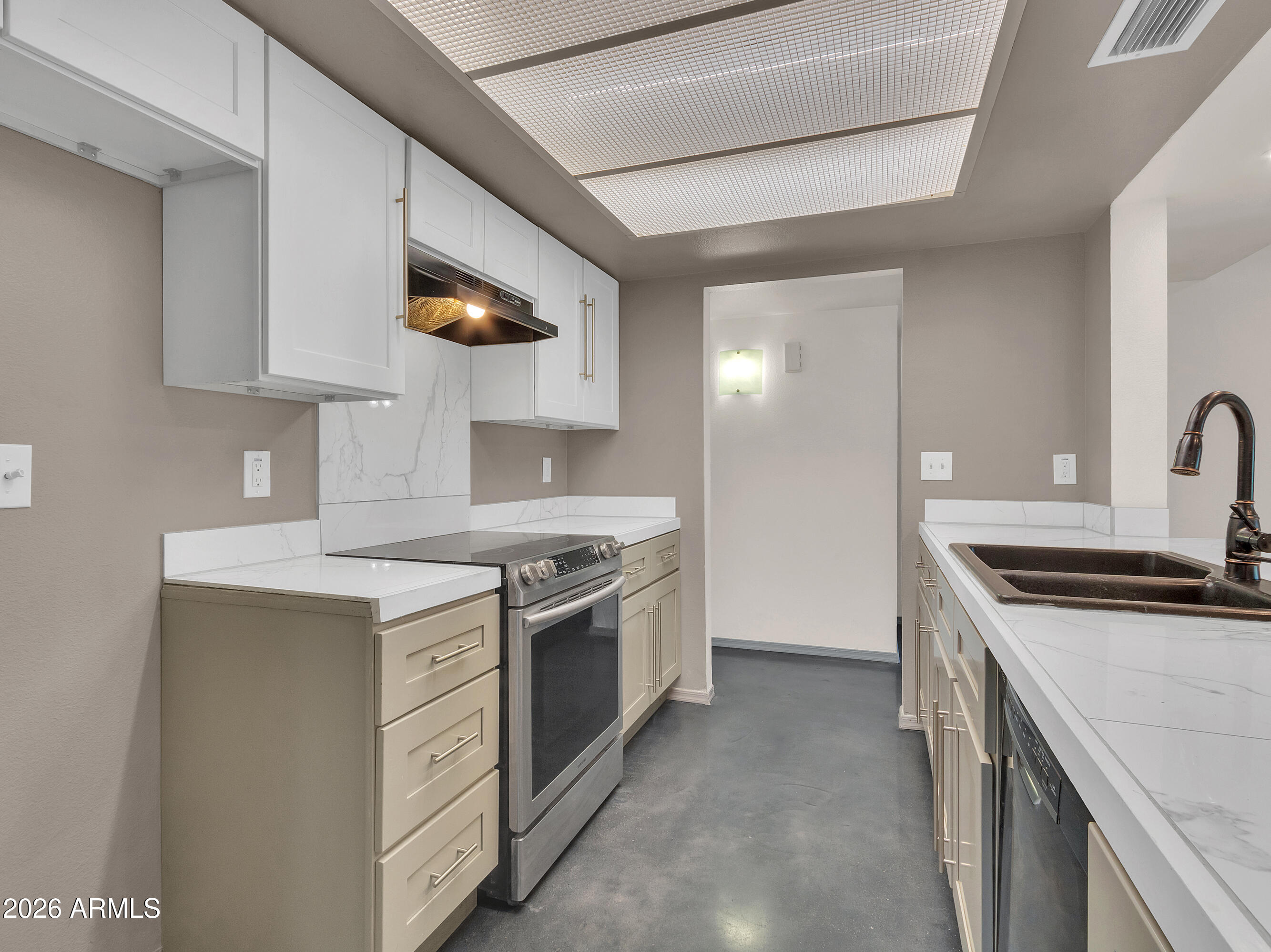 ROYAL ESTATES WEST 4 - Residential