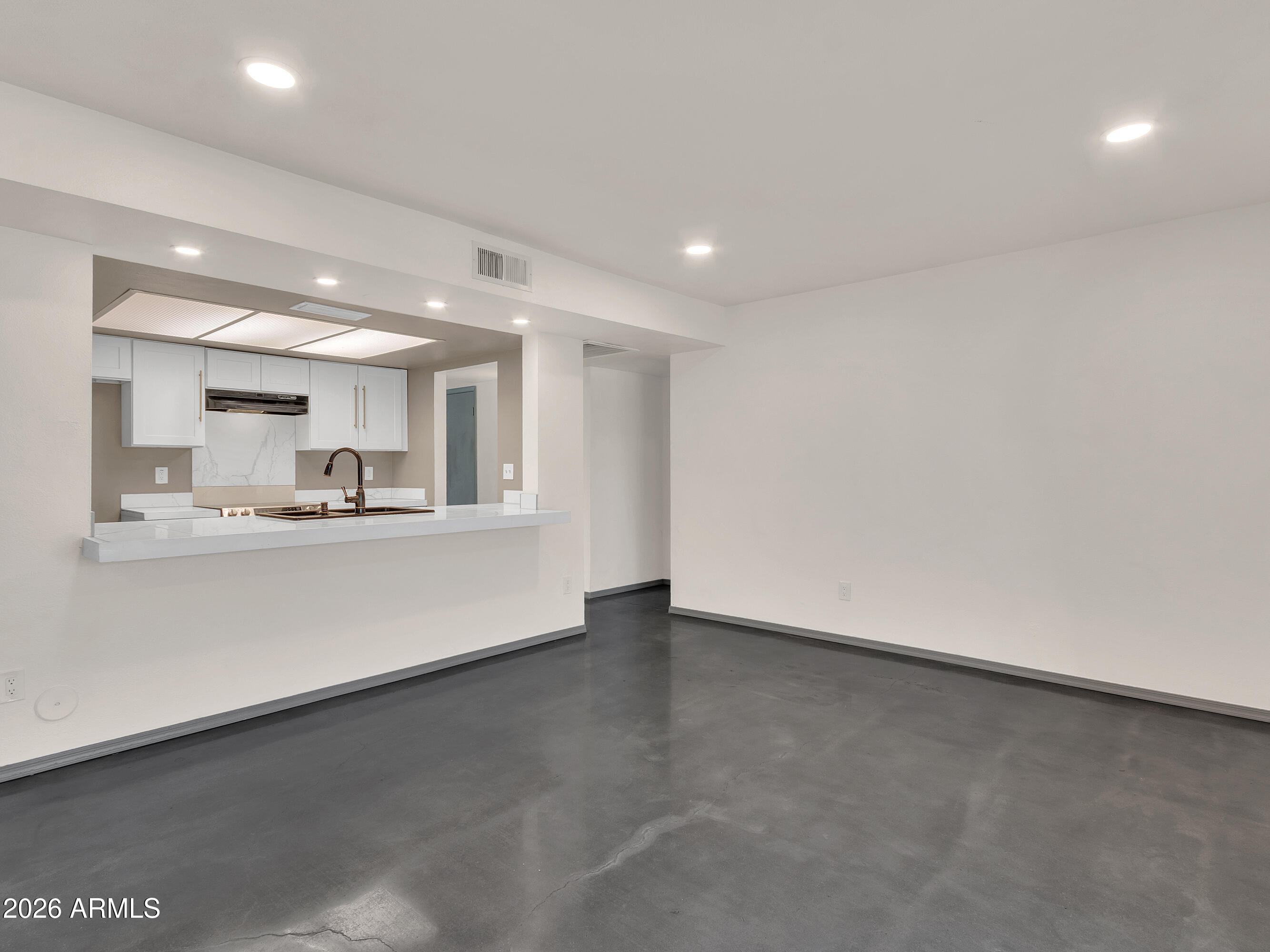 ROYAL ESTATES WEST 4 - Residential