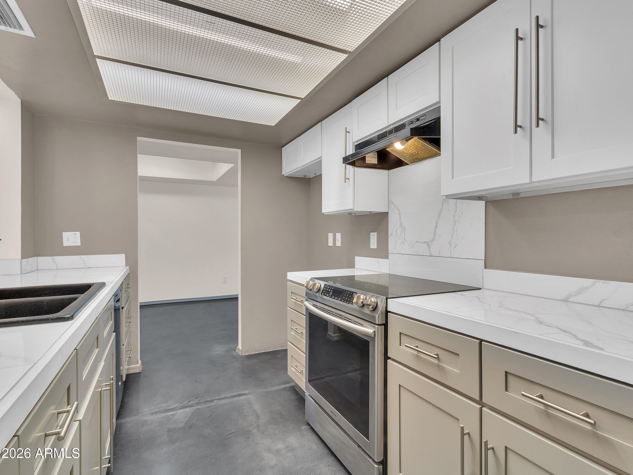 ROYAL ESTATES WEST 4 - Residential