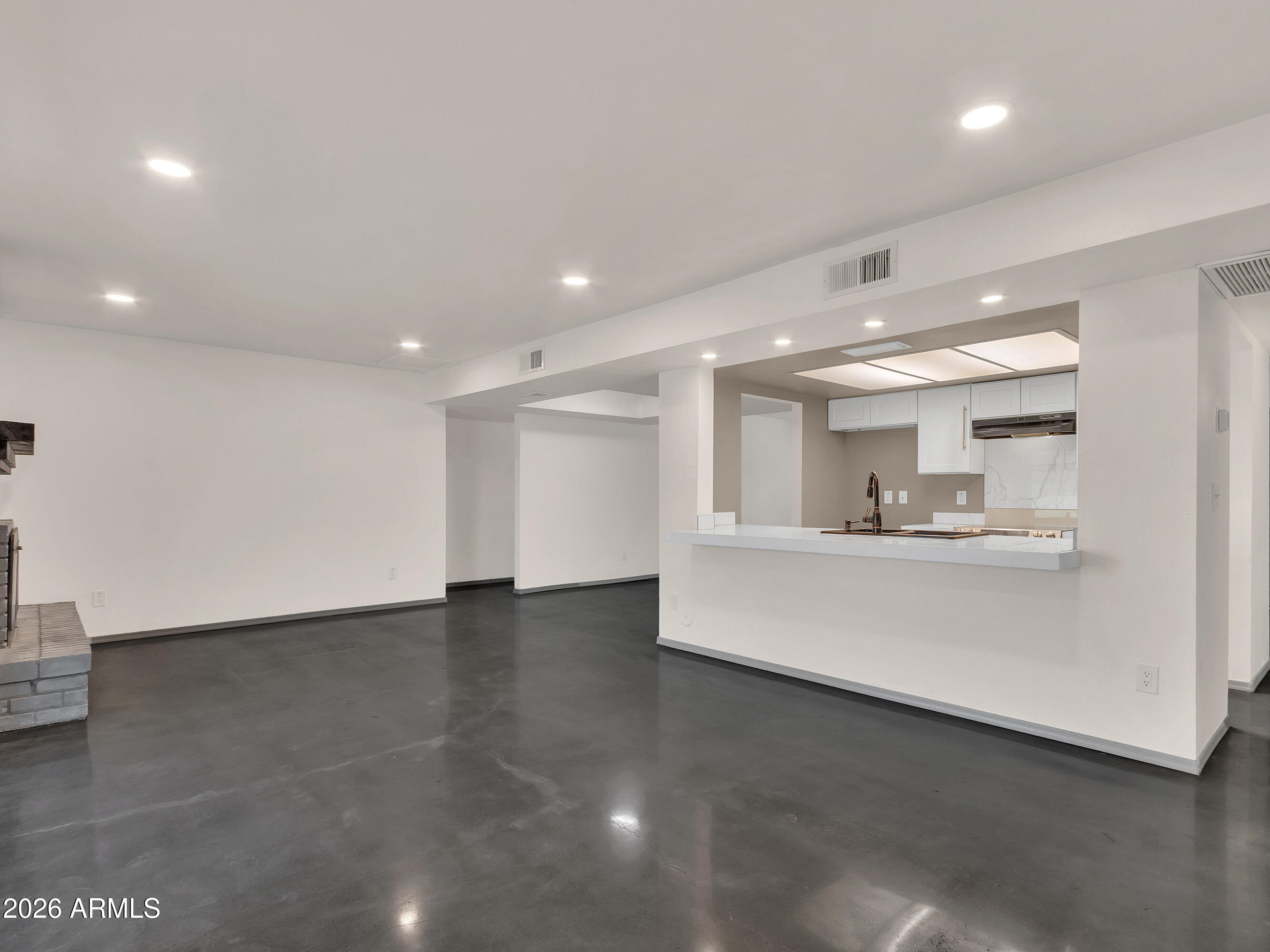 ROYAL ESTATES WEST 4 - Residential