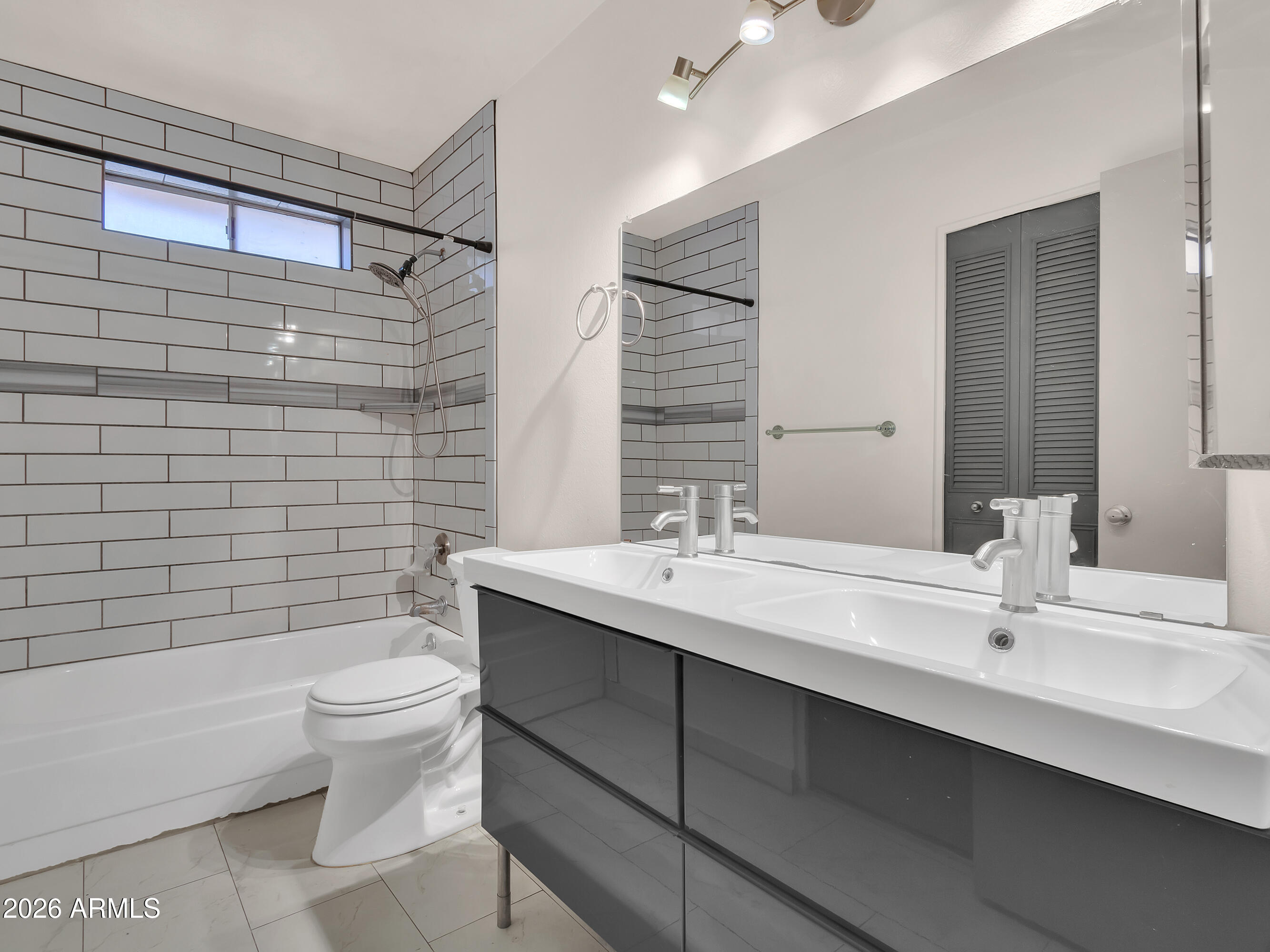 ROYAL ESTATES WEST 4 - Residential