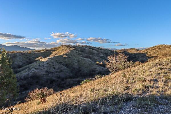 ADOBE CANYON - Land