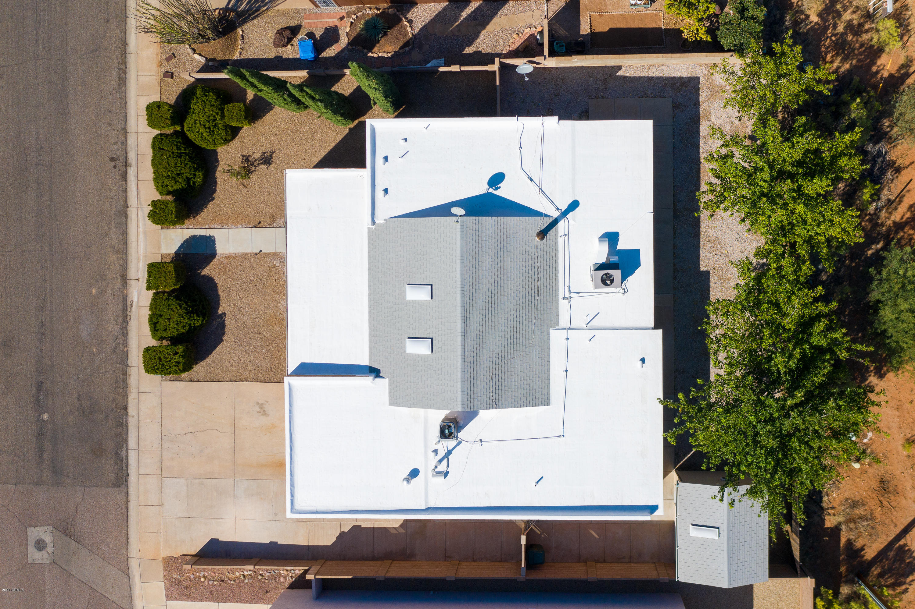 KINGS MANOR - Residential
