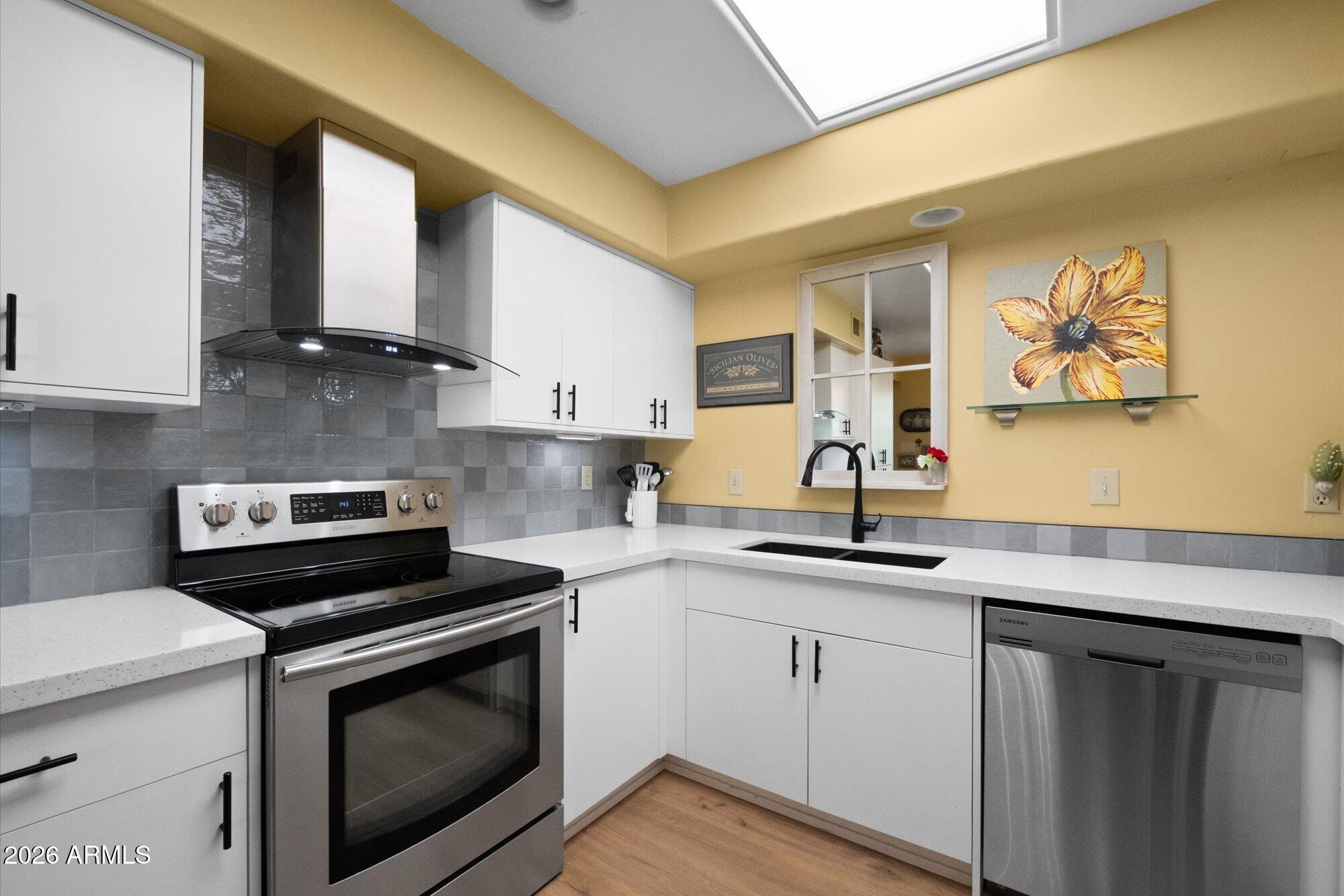 SCOTTSDALE VISTA TOWNHOMES 3 - Residential