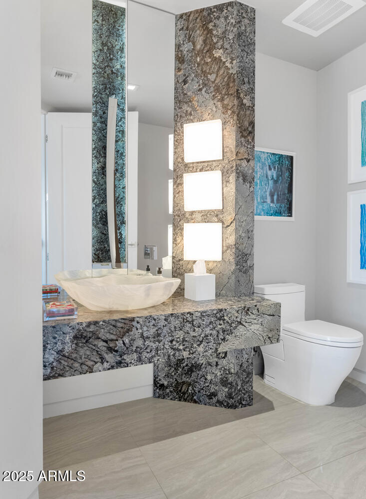 GATEWAY AT MAIN ST PLAZA SCOTTSDALE CONDOMINIUM - Residential