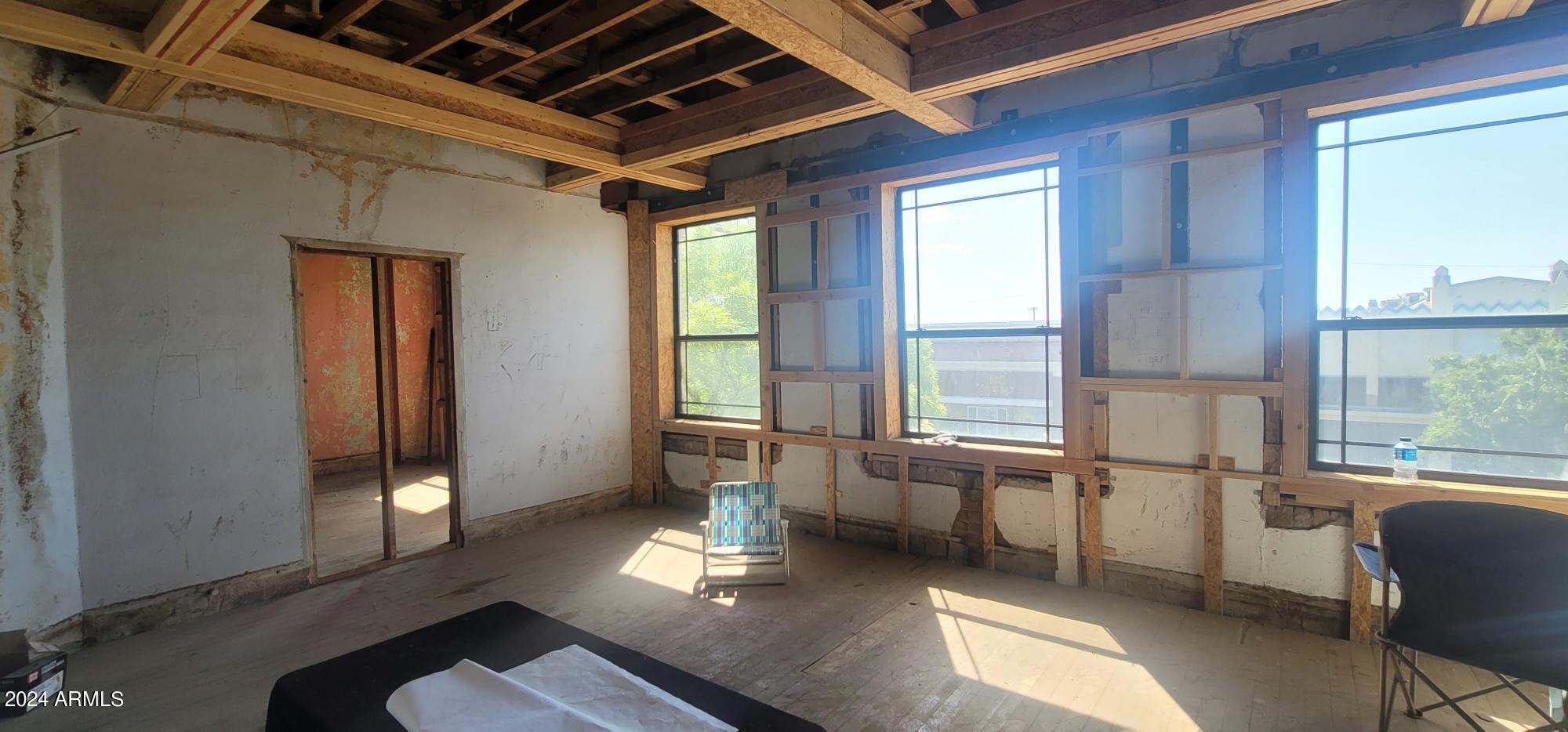 Douglas - Commercial Sale