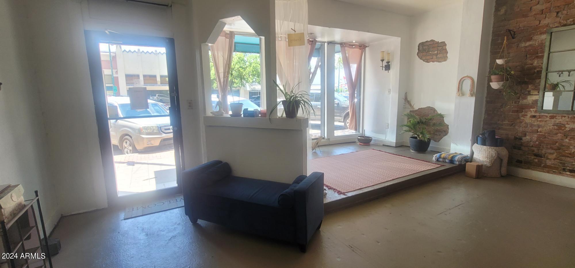 Douglas - Commercial Sale