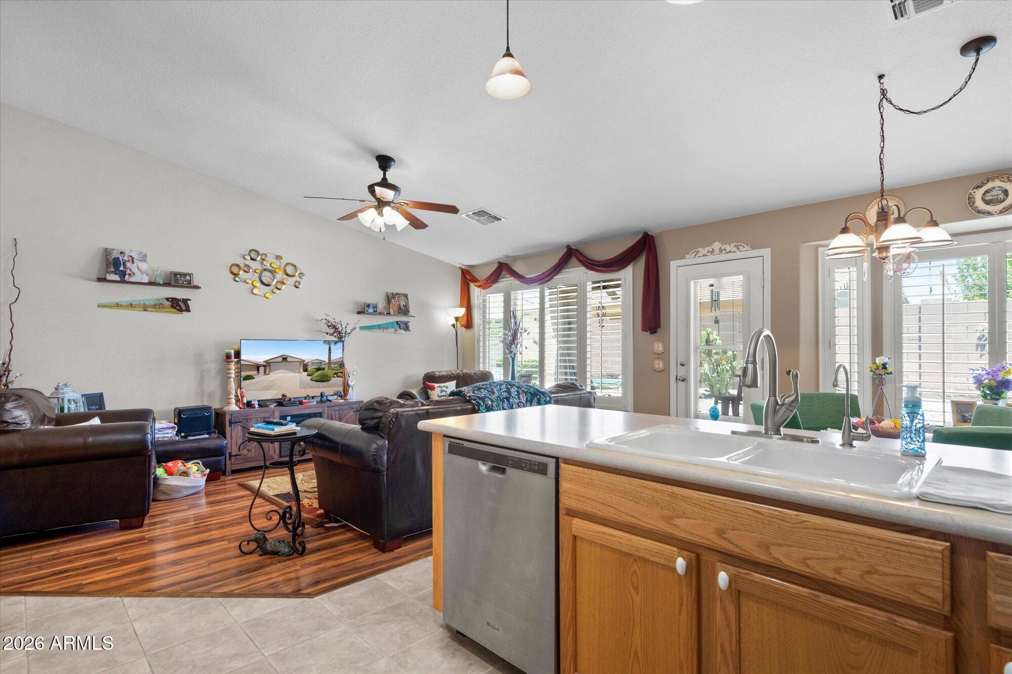 SPRINGFIELD LAKES BLOCK 4 - Residential