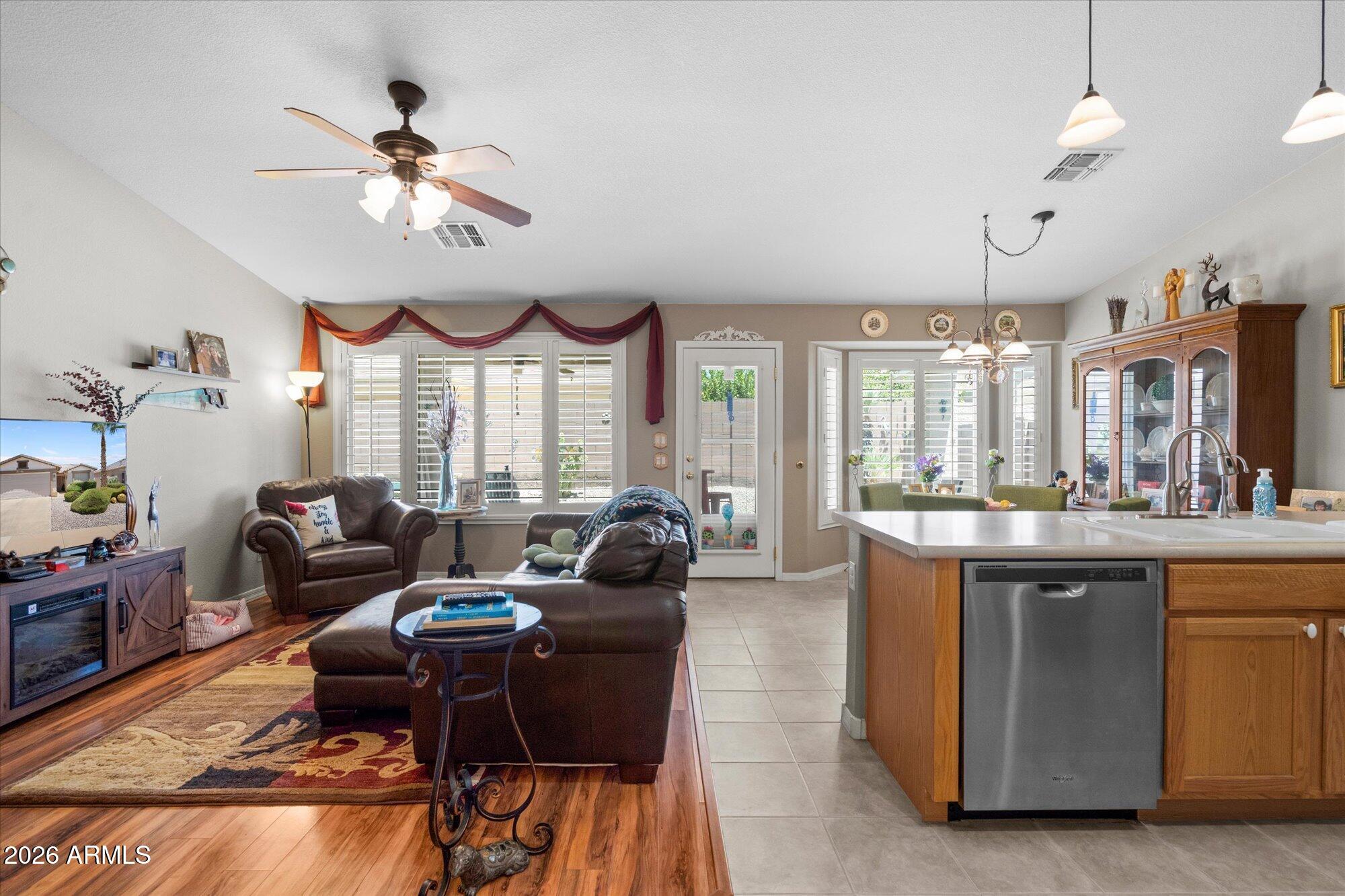 SPRINGFIELD LAKES BLOCK 4 - Residential