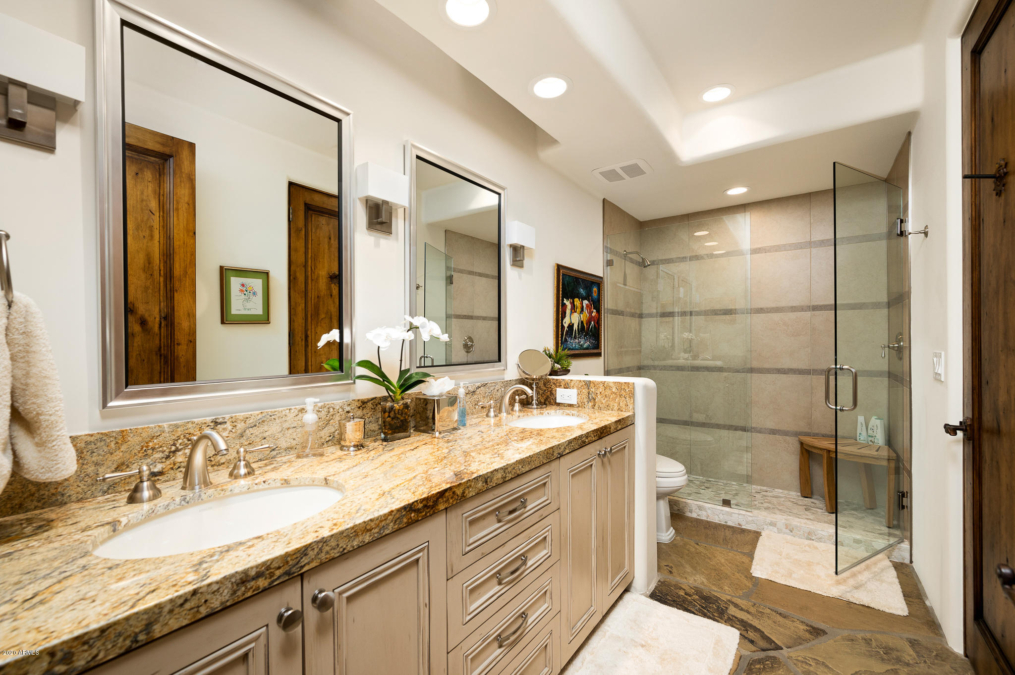 ESTANCIA - Residential