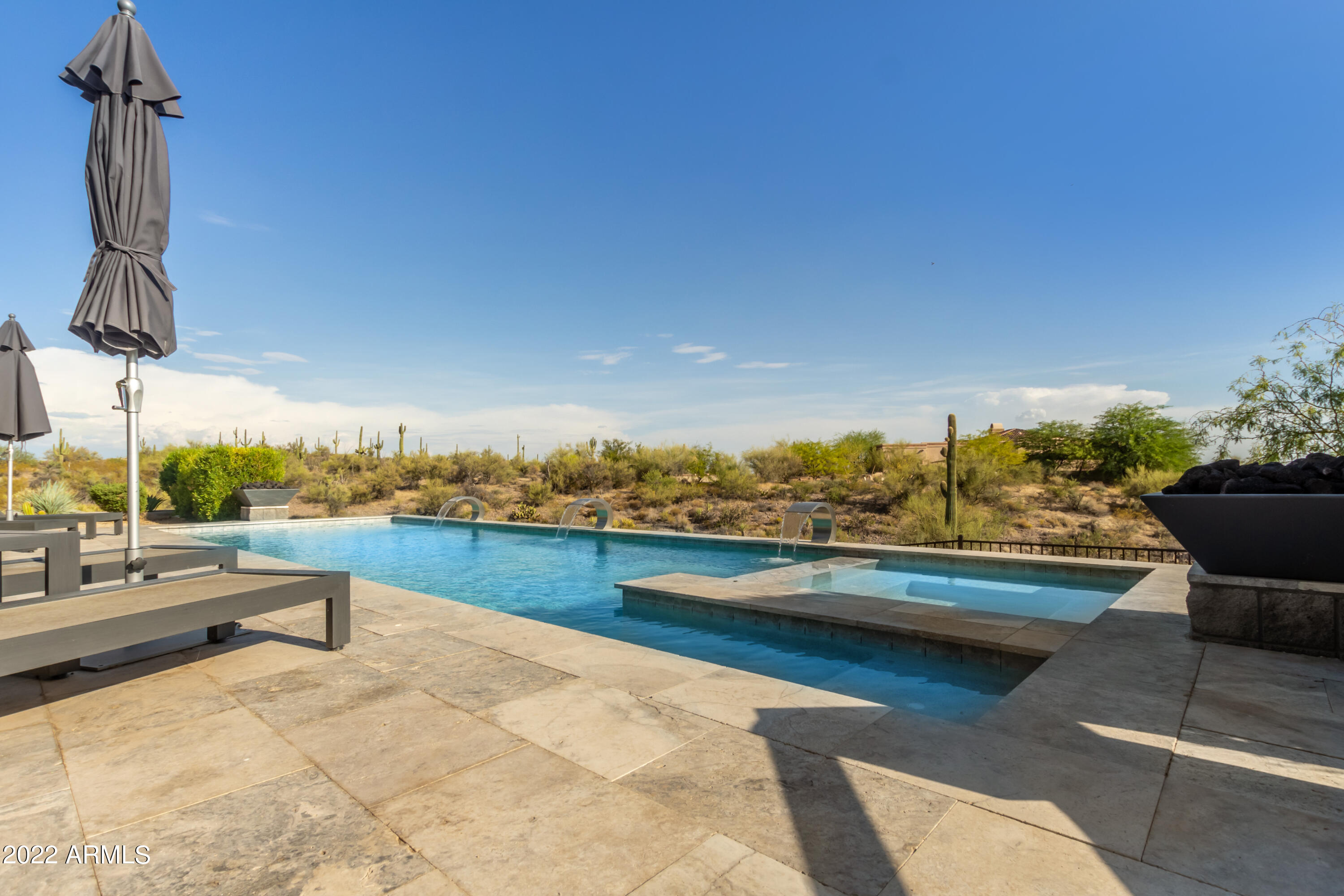 Tecolote Montana - Residential