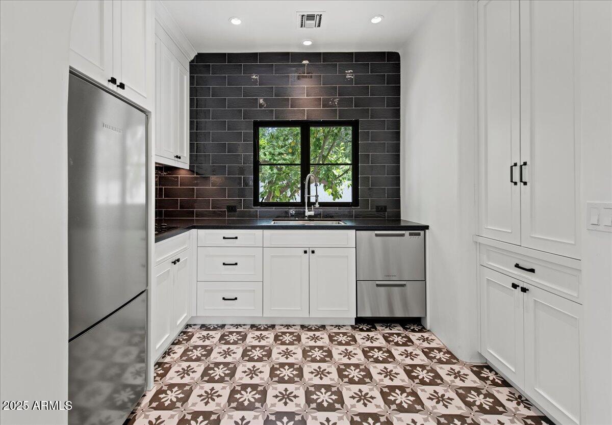 EAST BARTLETT ESTATES - Residential
