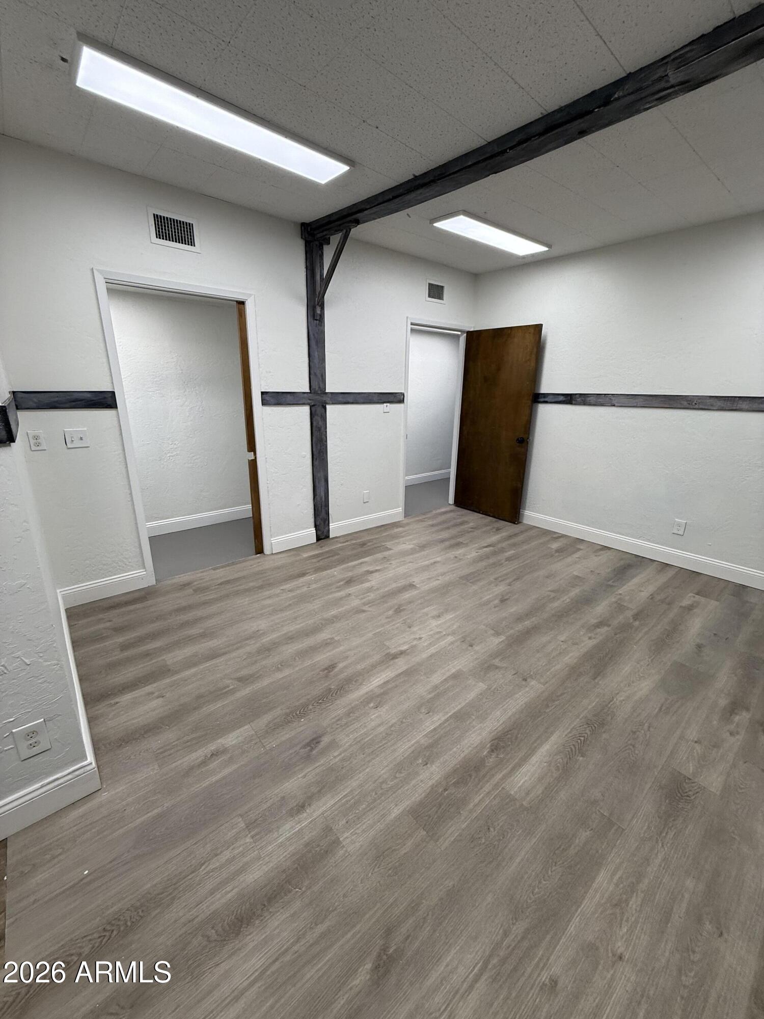 LEISURE MANOR - Commercial Lease