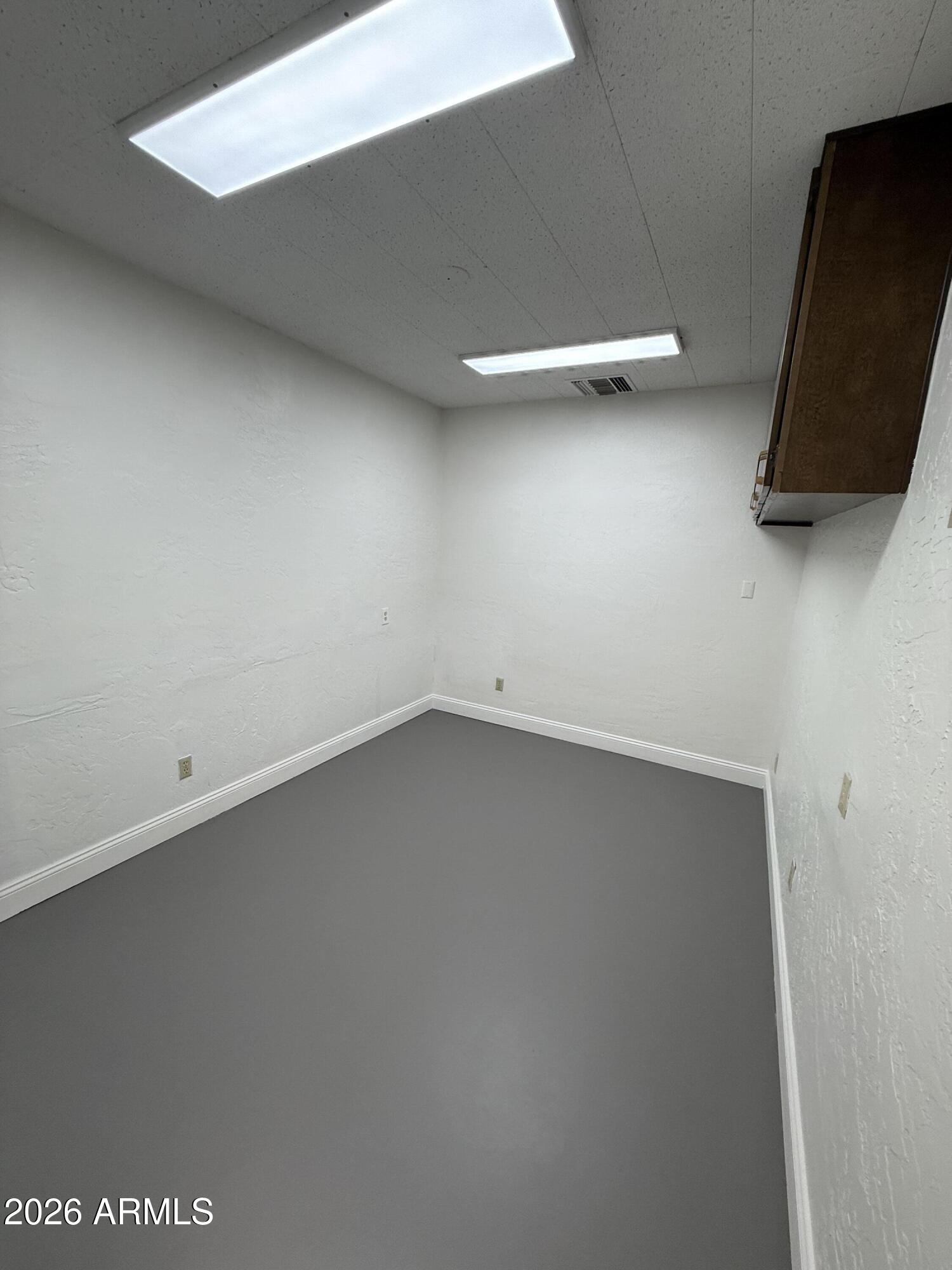 LEISURE MANOR - Commercial Lease