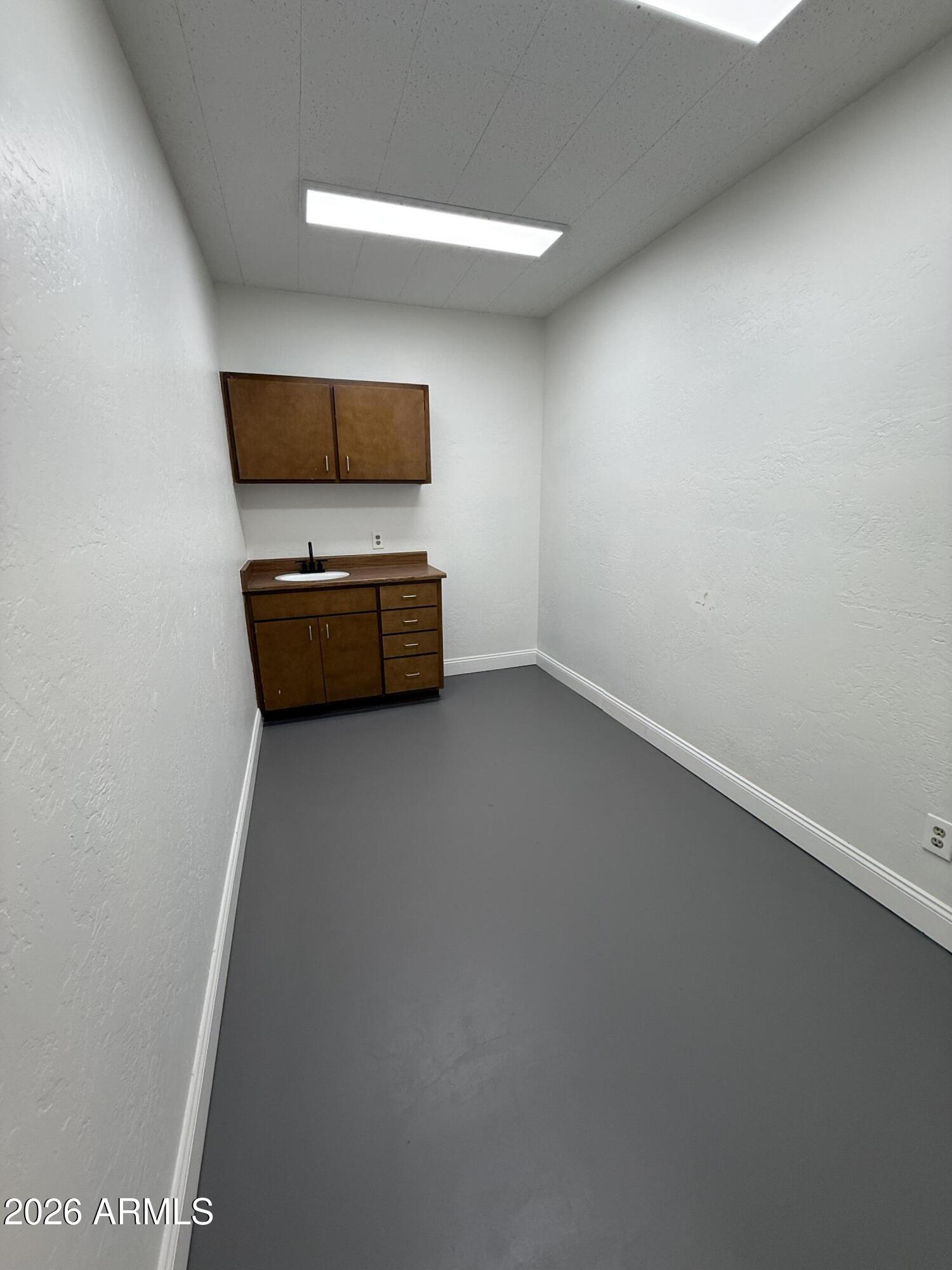LEISURE MANOR - Commercial Lease