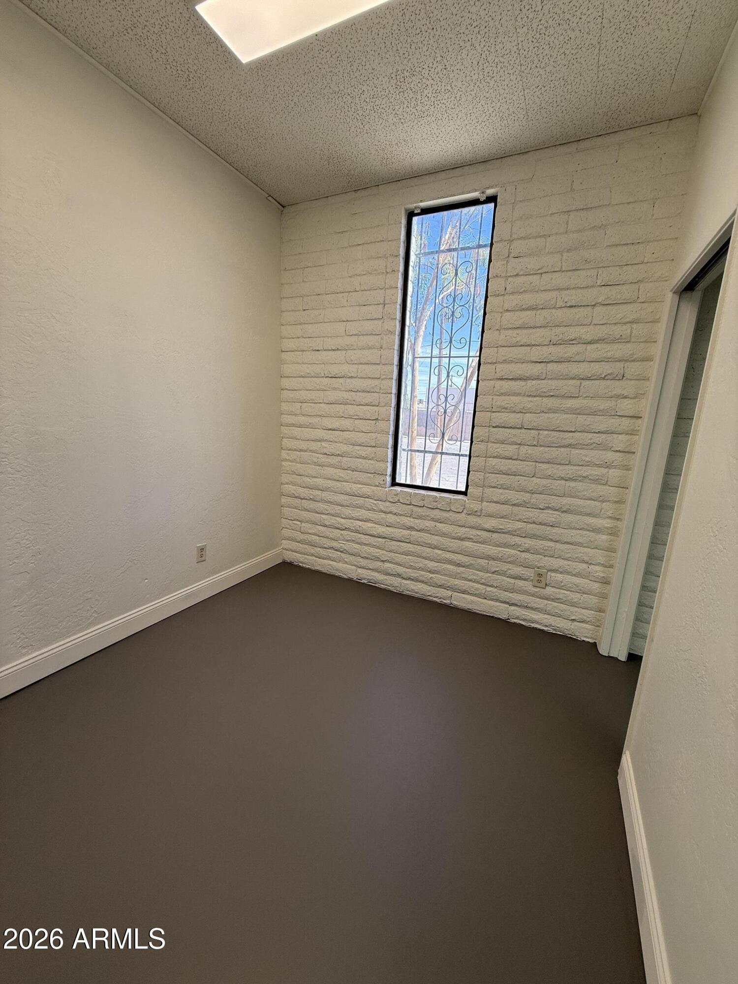 LEISURE MANOR - Commercial Lease