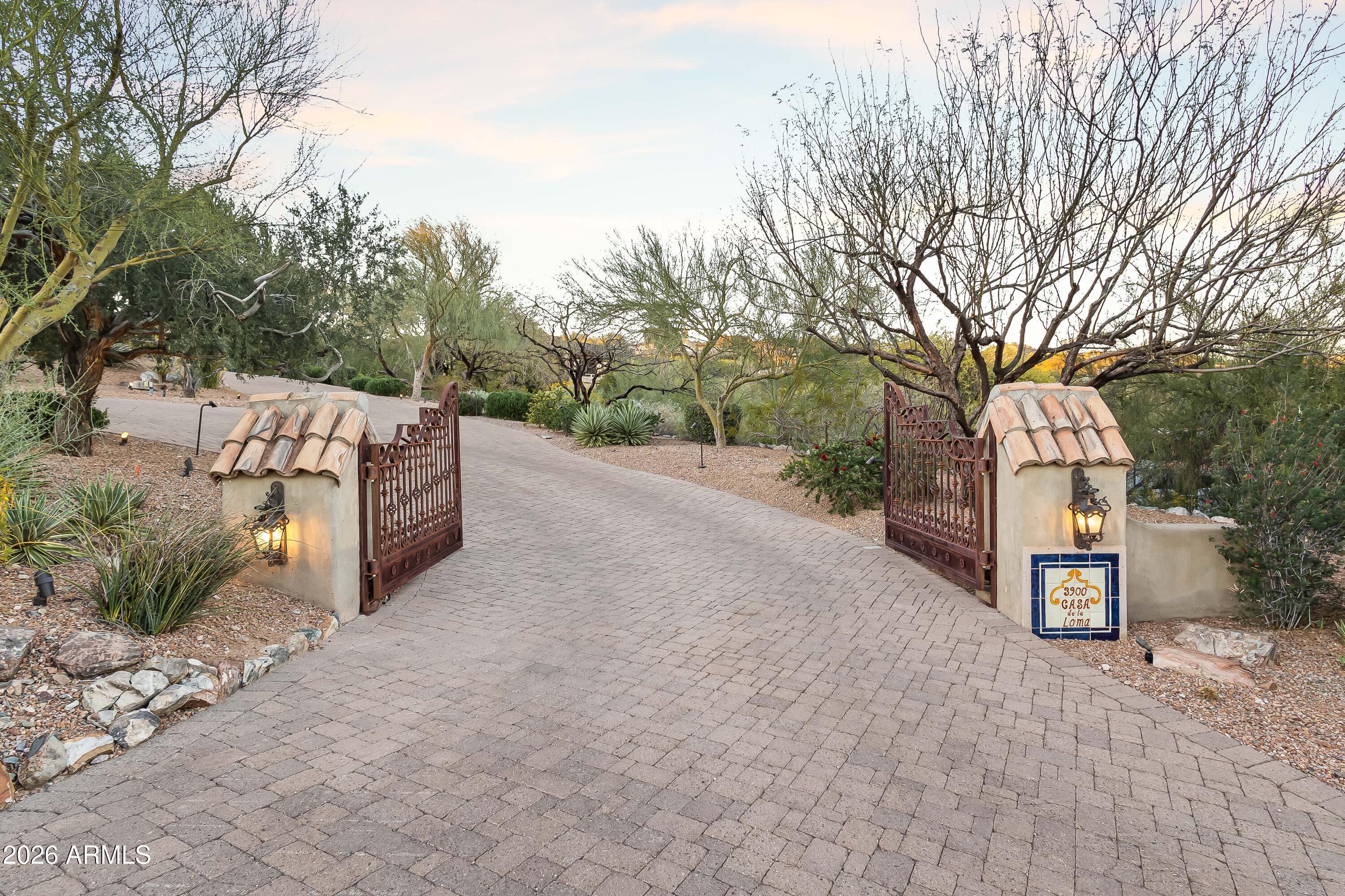 ARROYO HEIGHTS - Residential