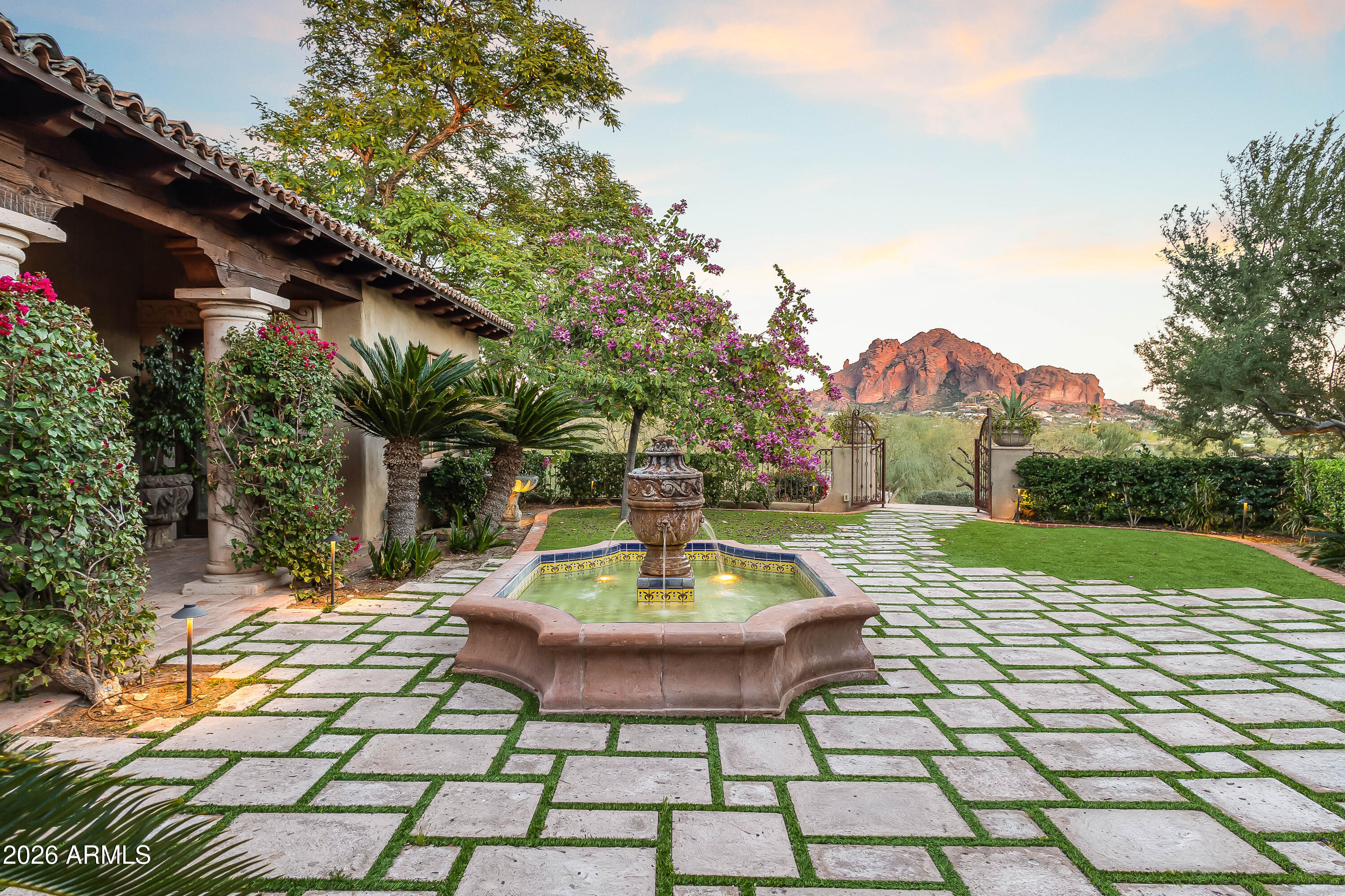 ARROYO HEIGHTS - Residential