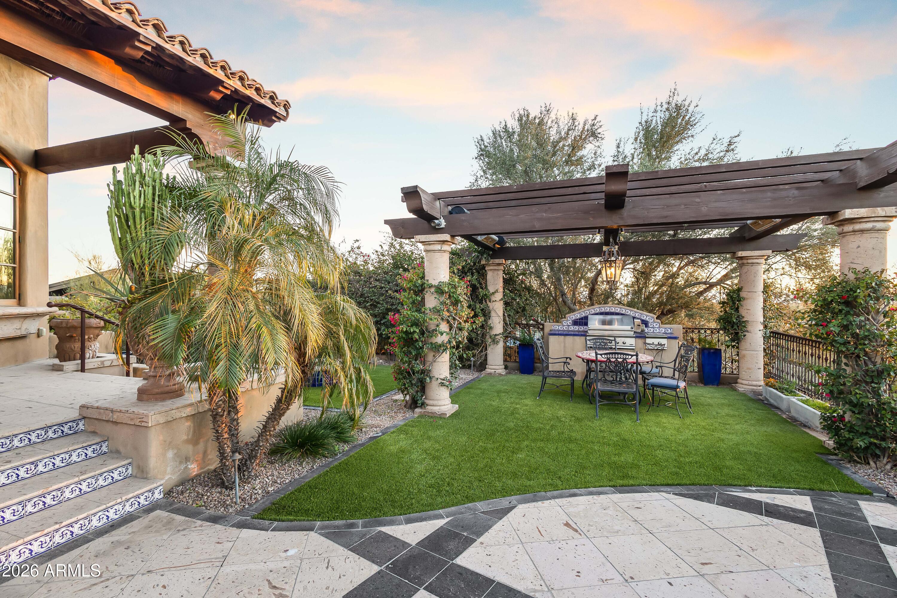 ARROYO HEIGHTS - Residential