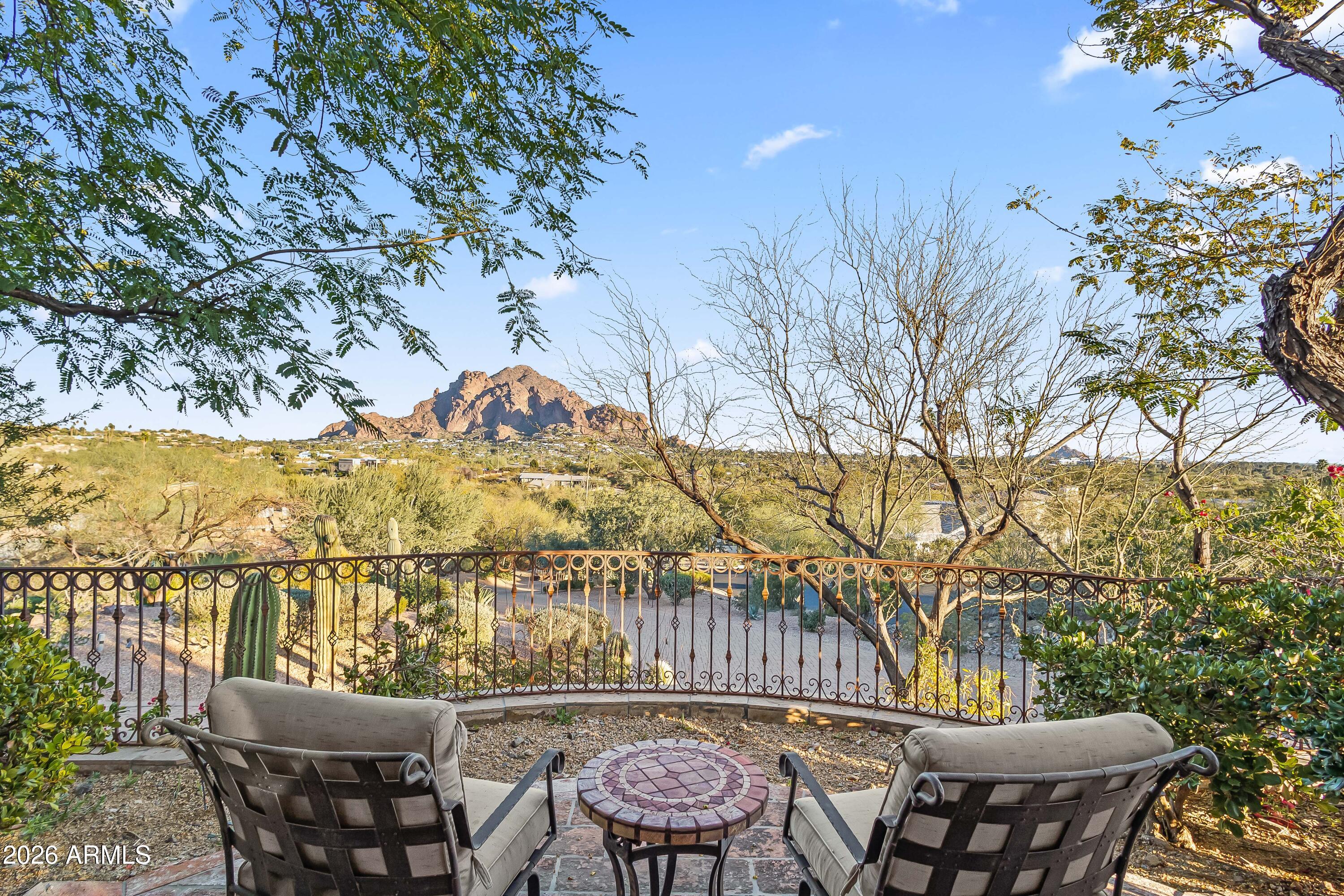 ARROYO HEIGHTS - Residential