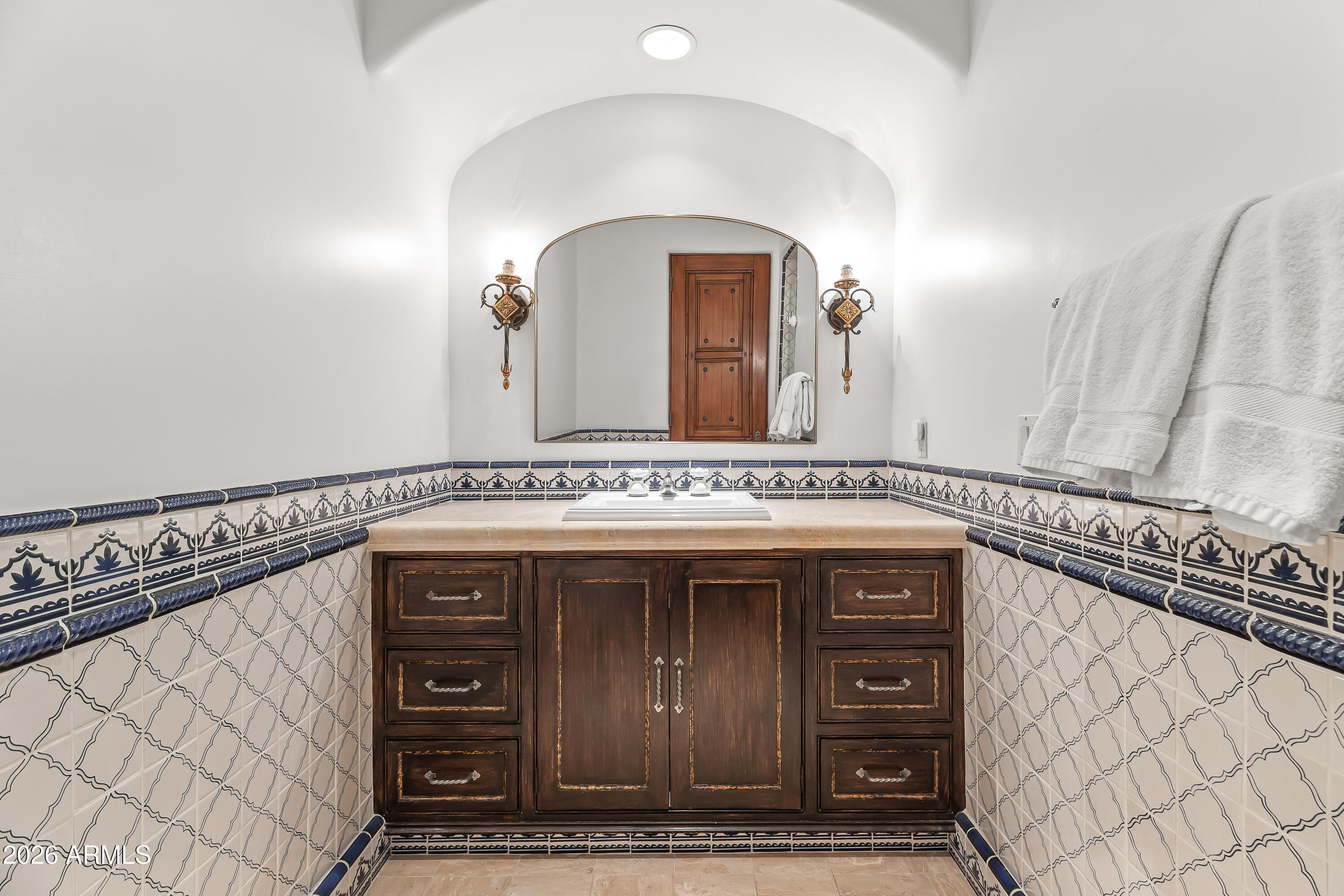ARROYO HEIGHTS - Residential