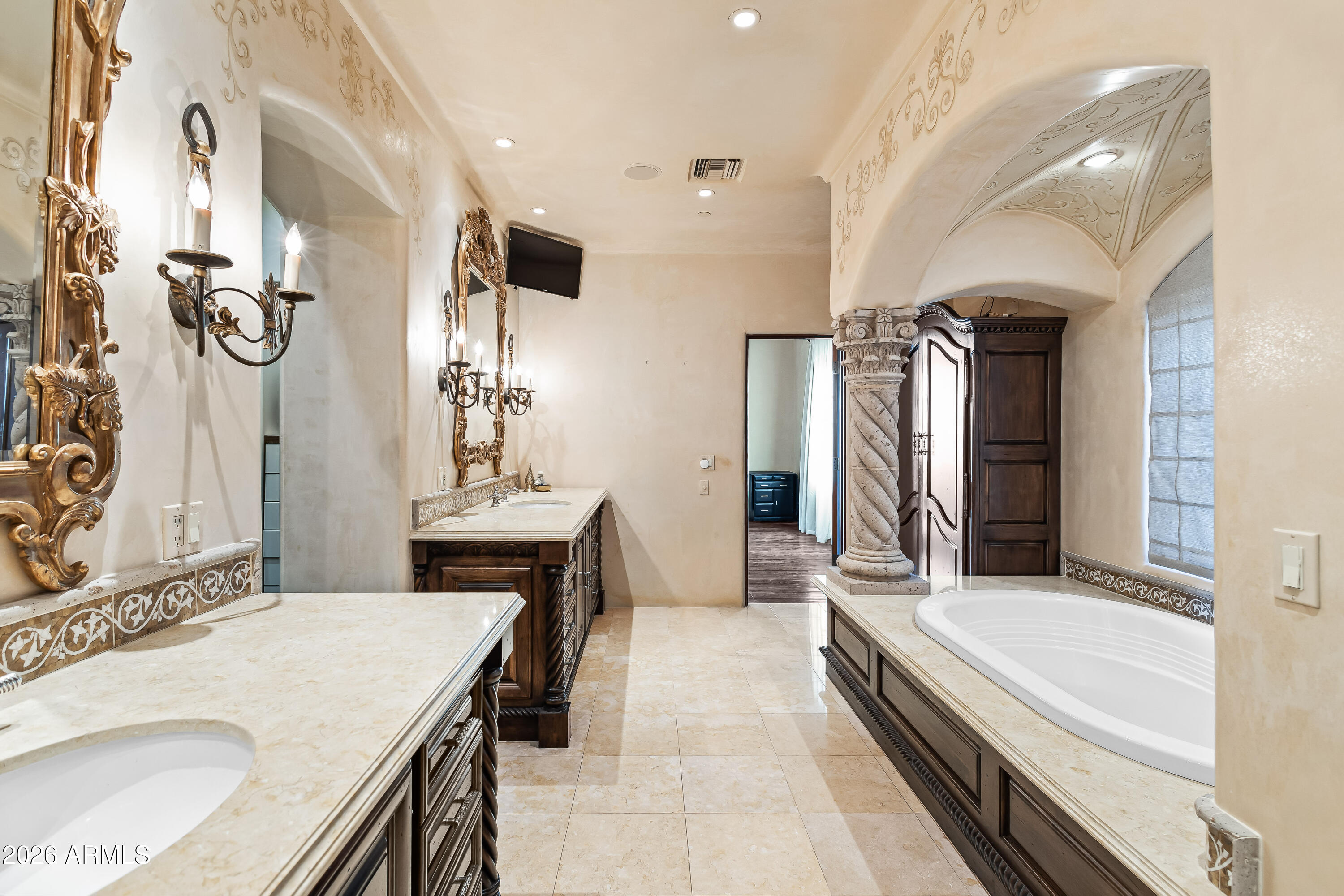 ARROYO HEIGHTS - Residential