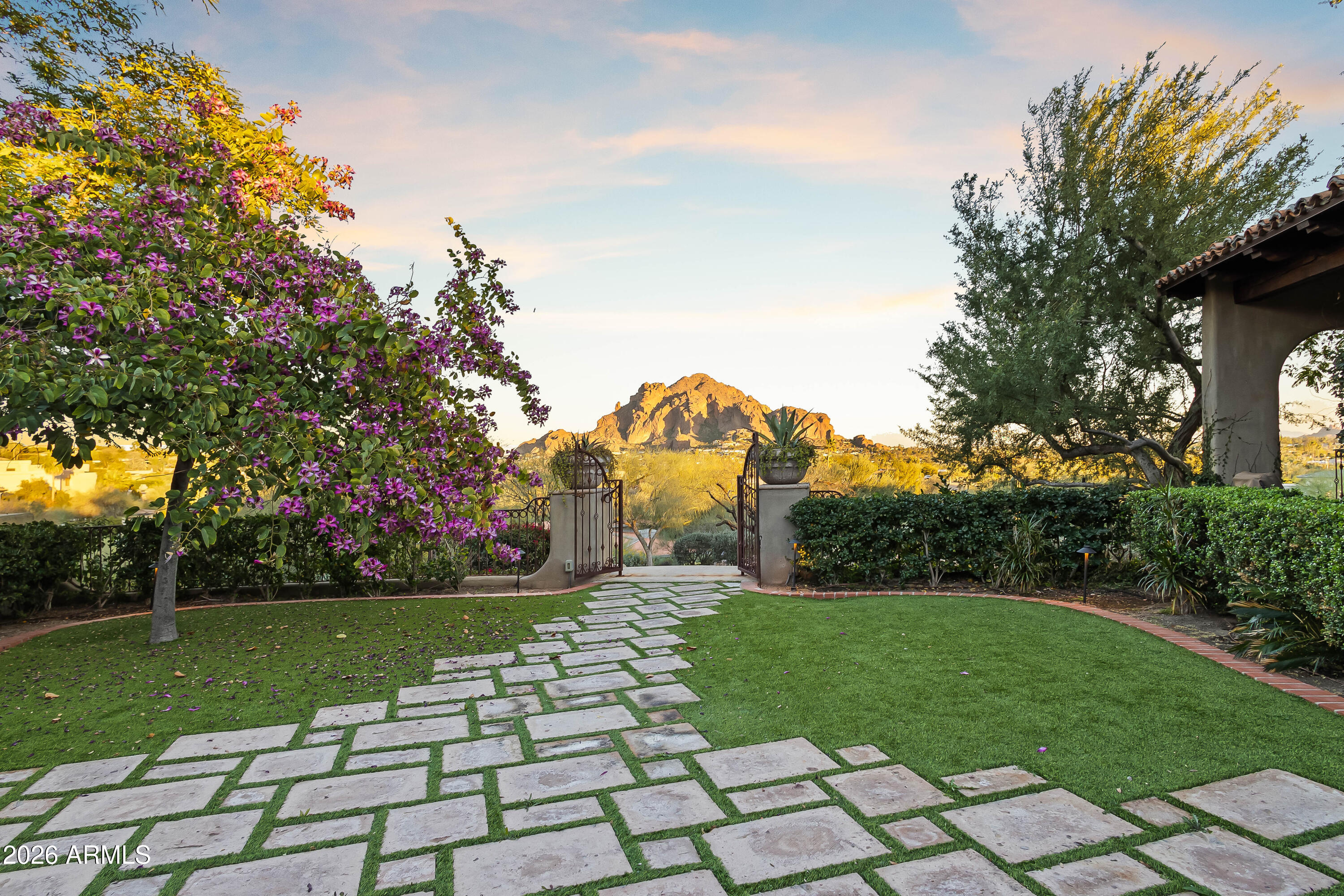 ARROYO HEIGHTS - Residential