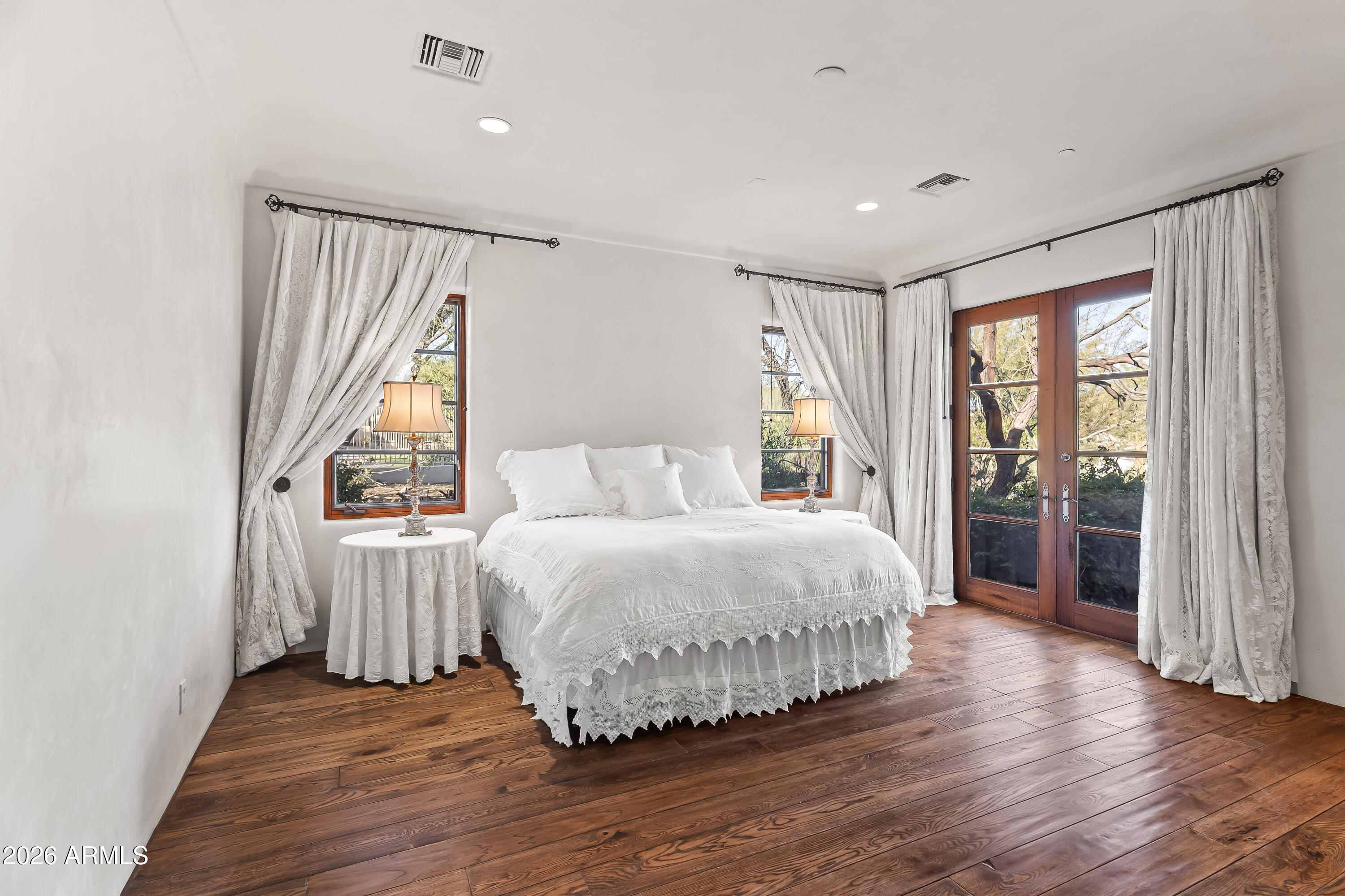 ARROYO HEIGHTS - Residential