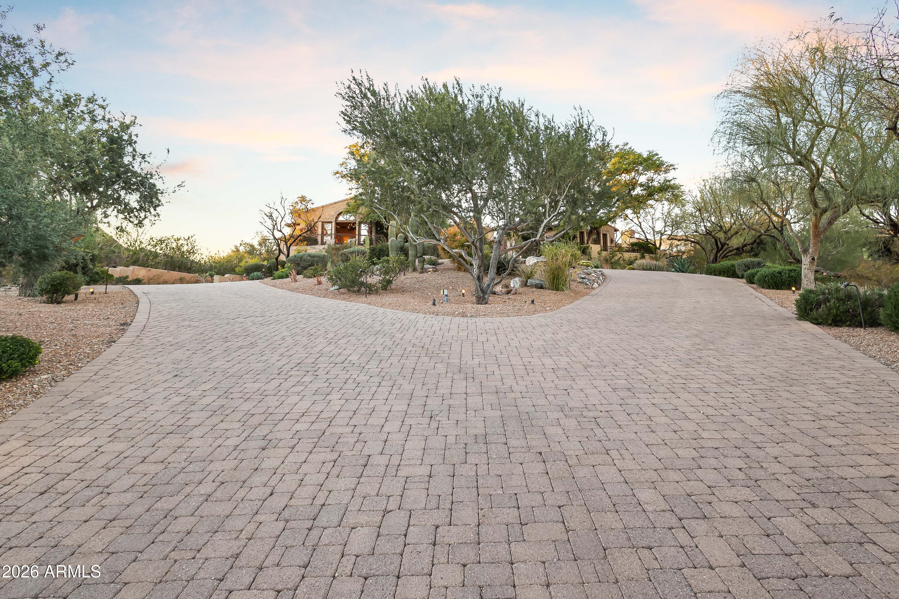 ARROYO HEIGHTS - Residential