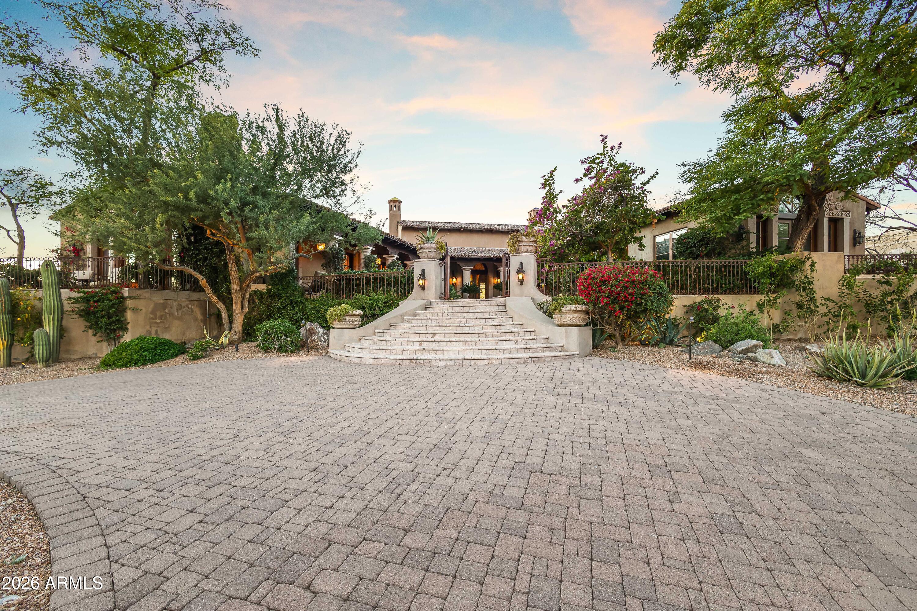 ARROYO HEIGHTS - Residential