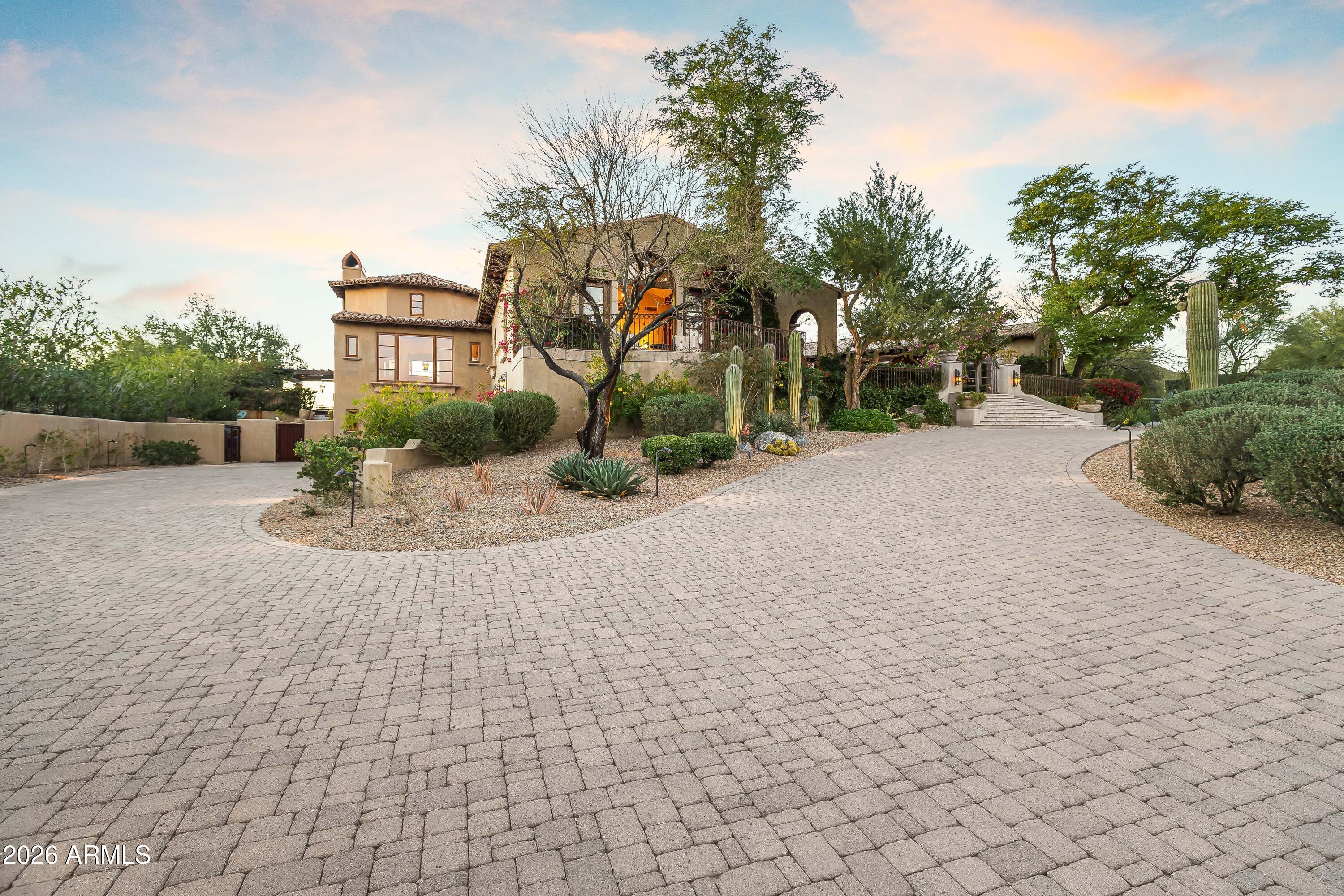 ARROYO HEIGHTS - Residential