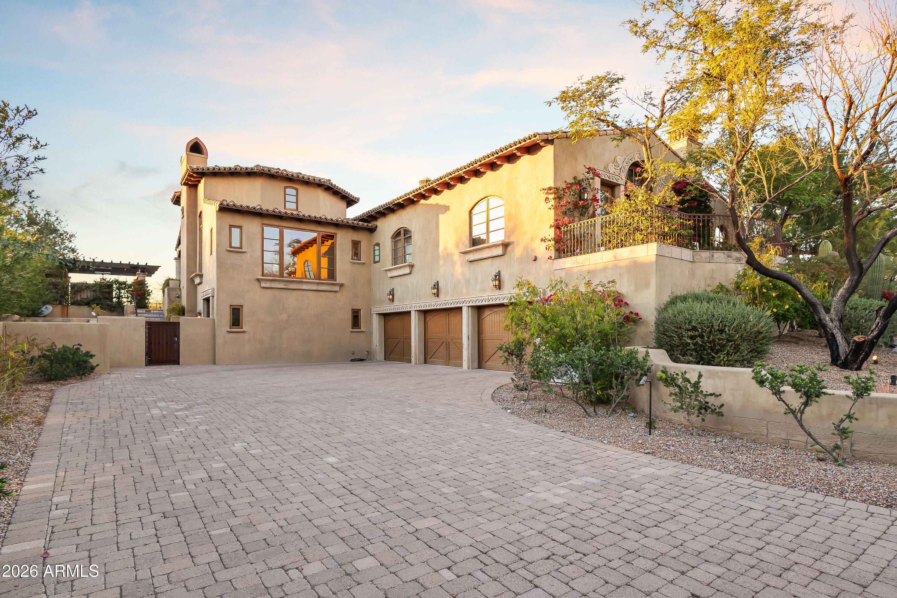 ARROYO HEIGHTS - Residential