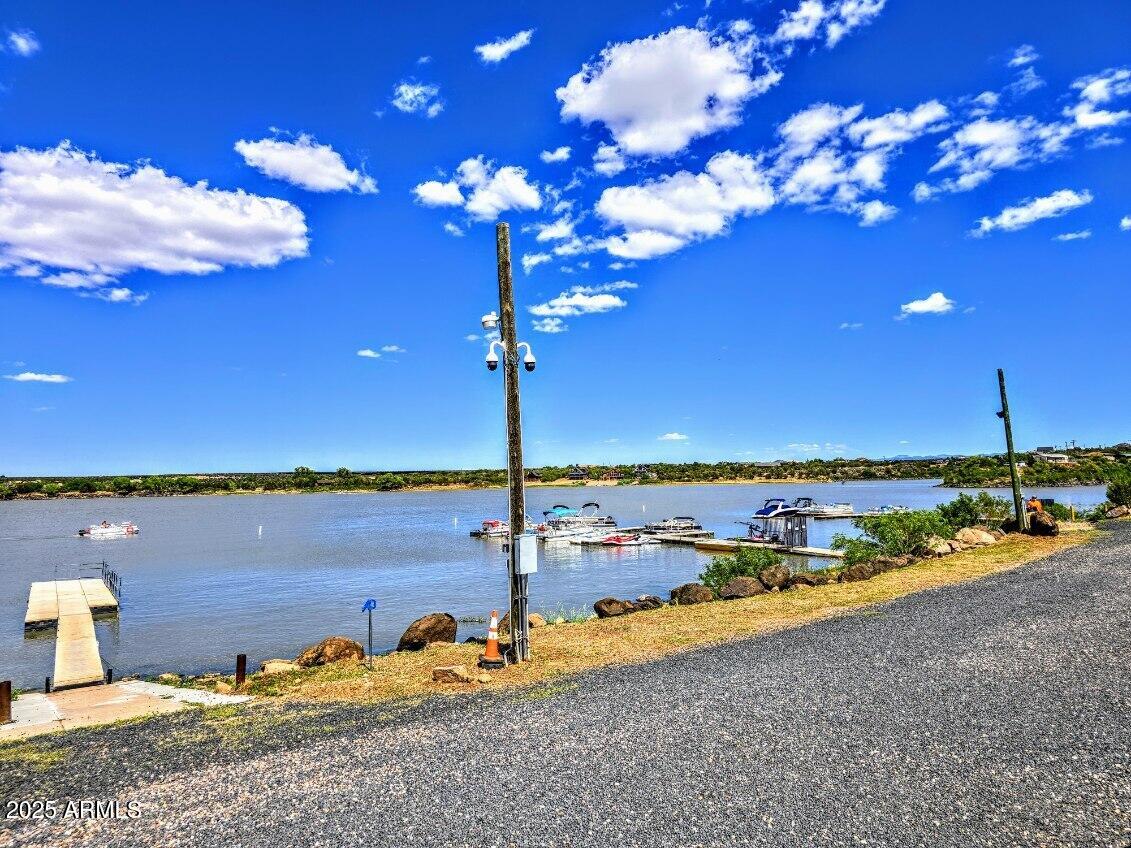 WHITE MOUNTAIN LAKE ESTATES - Land