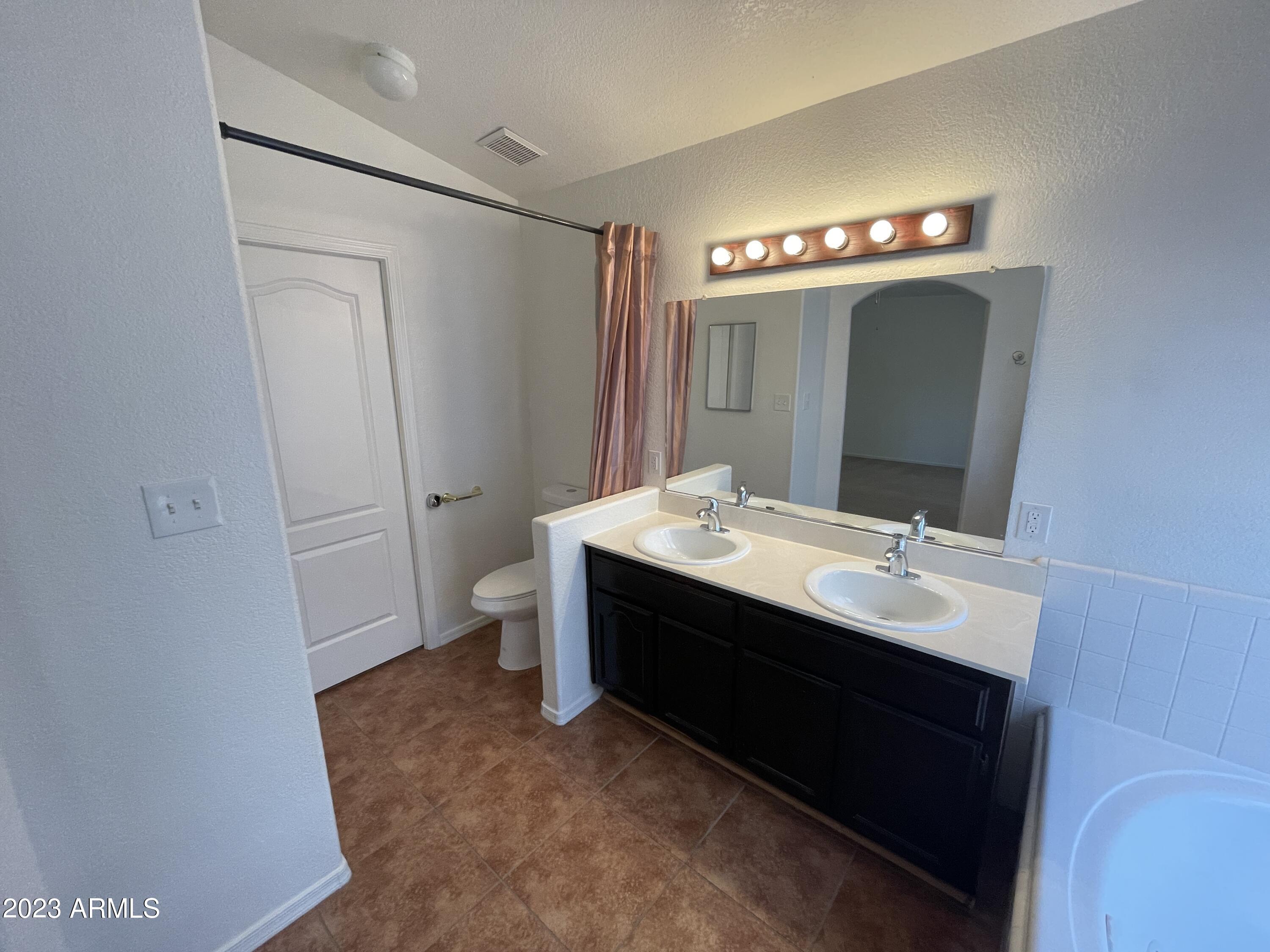 MOUNTAIN RIDGE PHASE 1 - Residential Lease