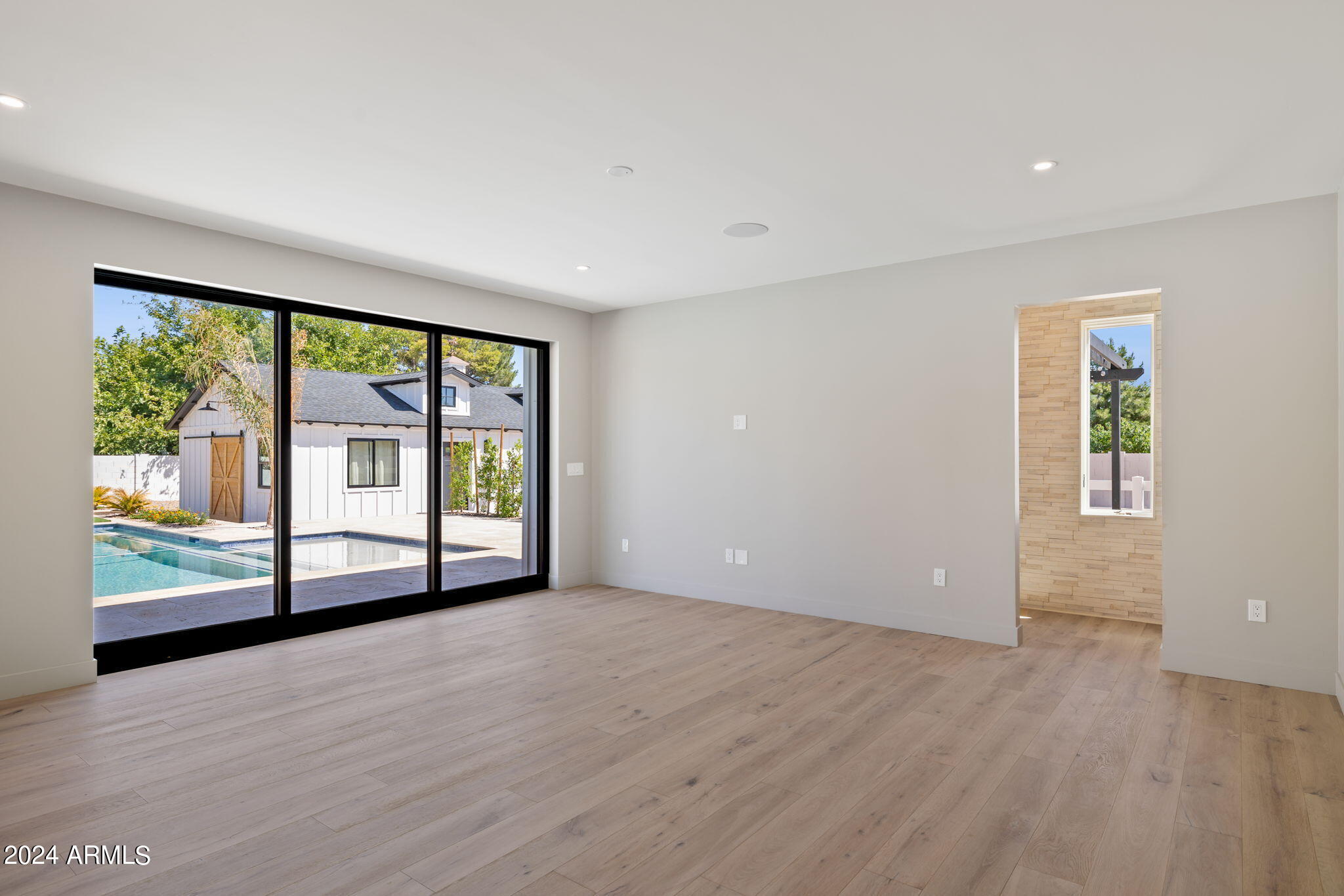 SUNBURST FARMS EAST 7 - Residential