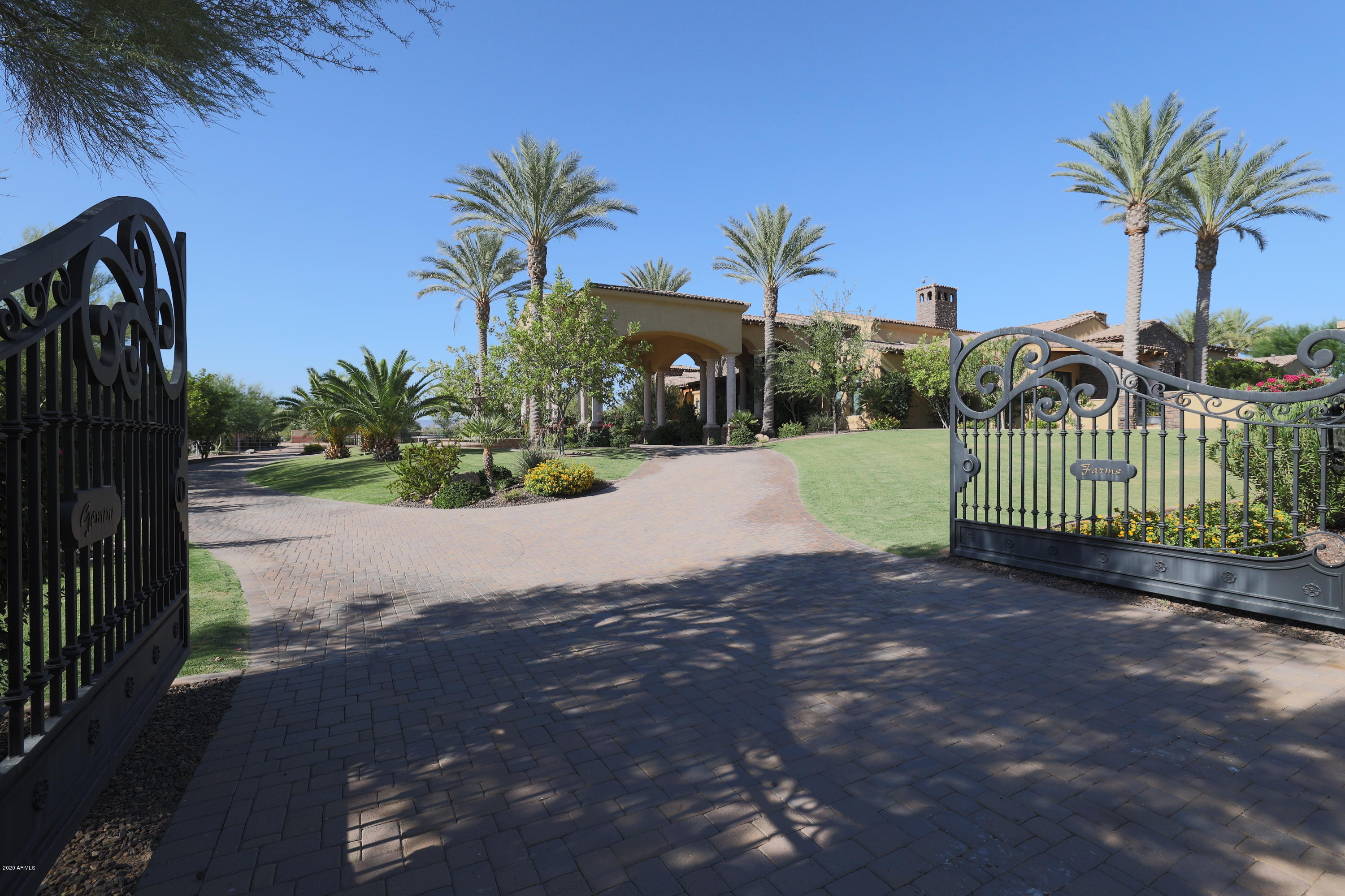 SCOTTSDALE HEIGHTS - Residential