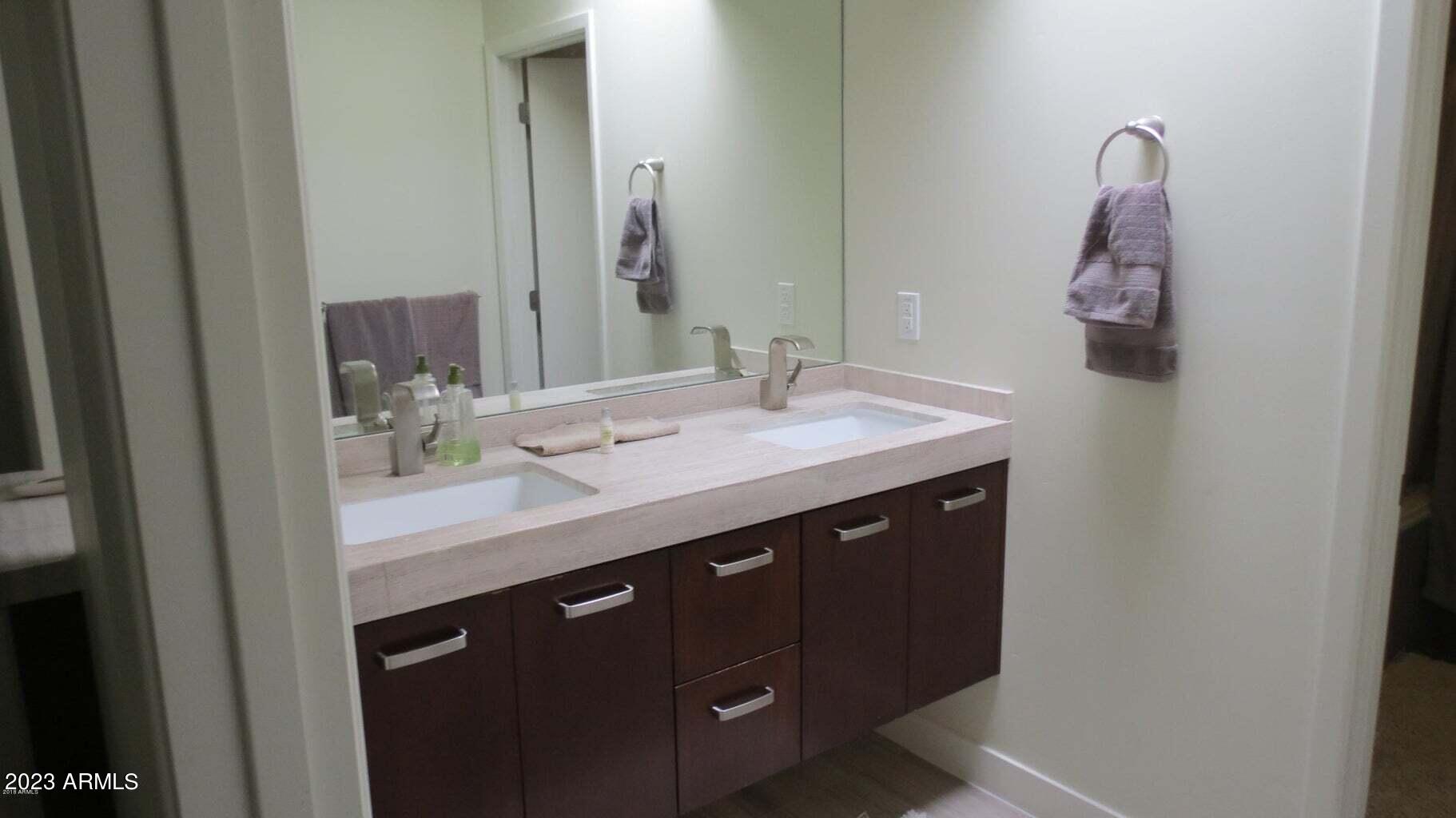 DESERT ESTATES 11 - Residential Lease