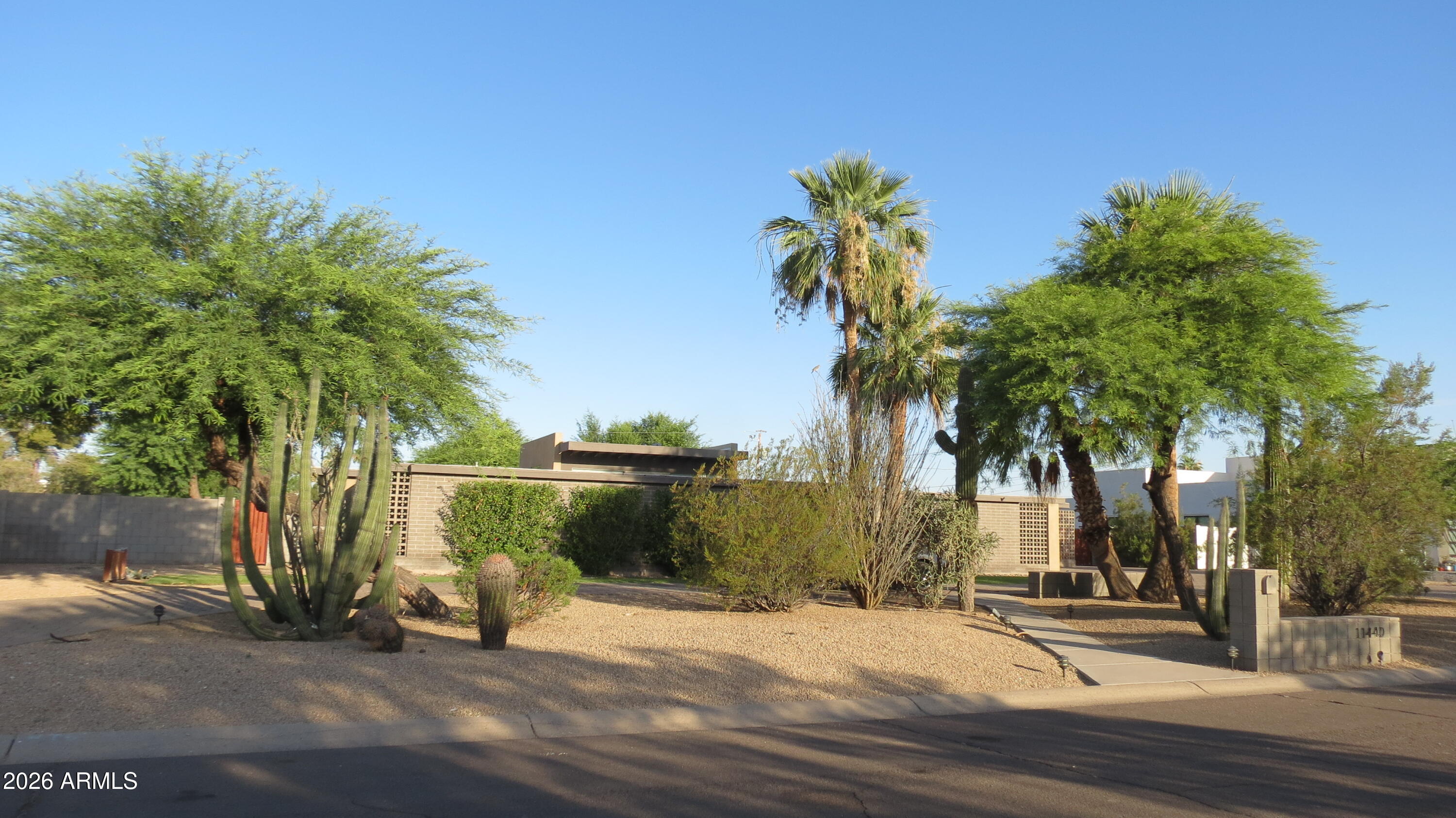 DESERT ESTATES 11 - Residential Lease