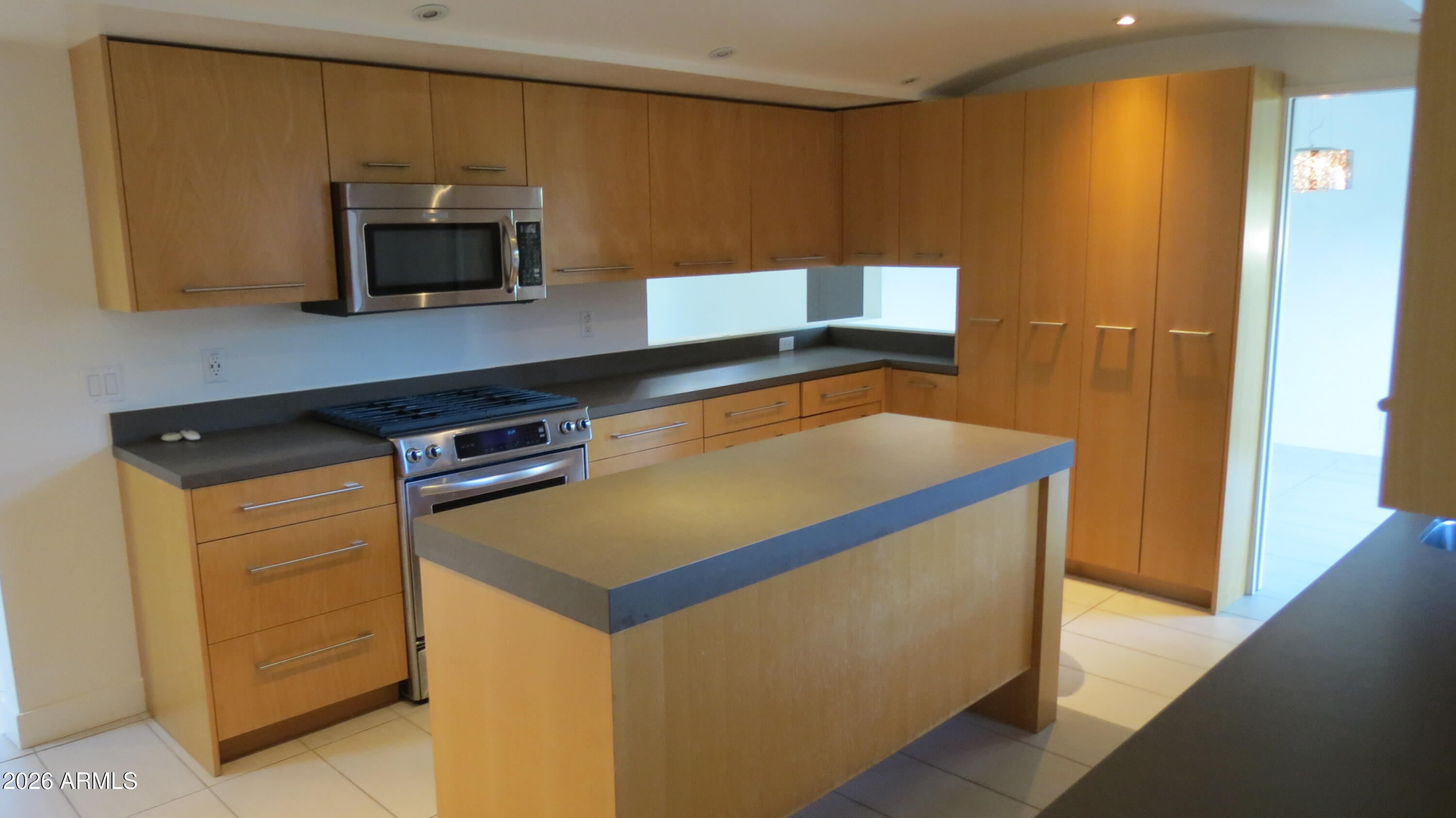 DESERT ESTATES 11 - Residential Lease