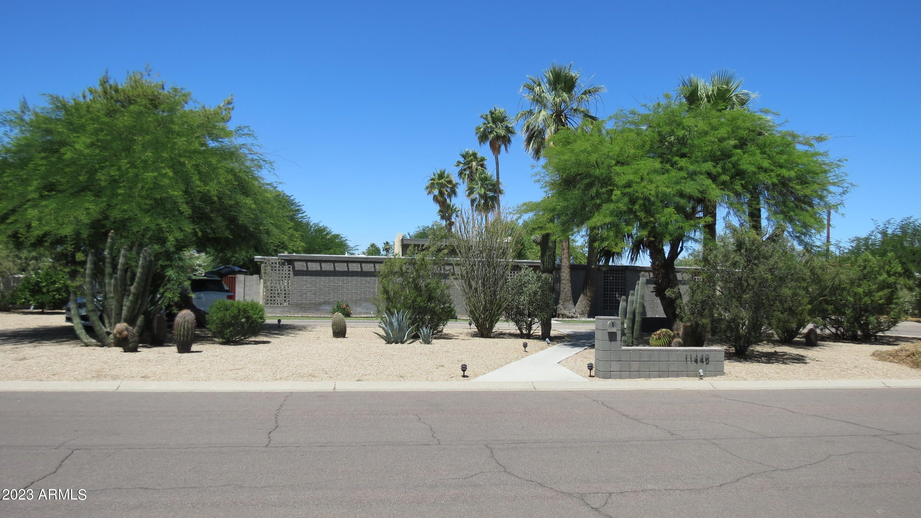 DESERT ESTATES 11 - Residential Lease