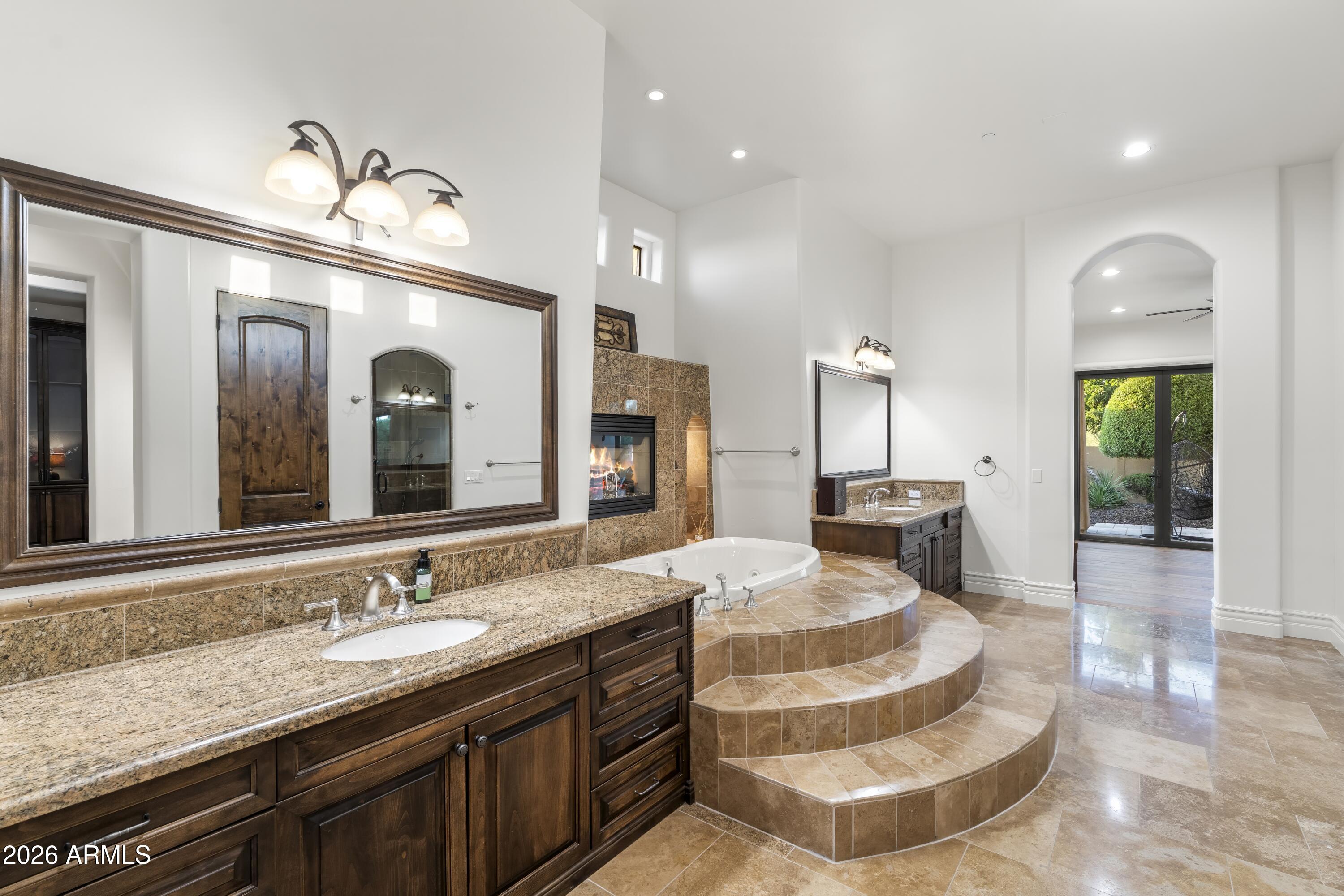 PINNACLE PARADISE - Residential