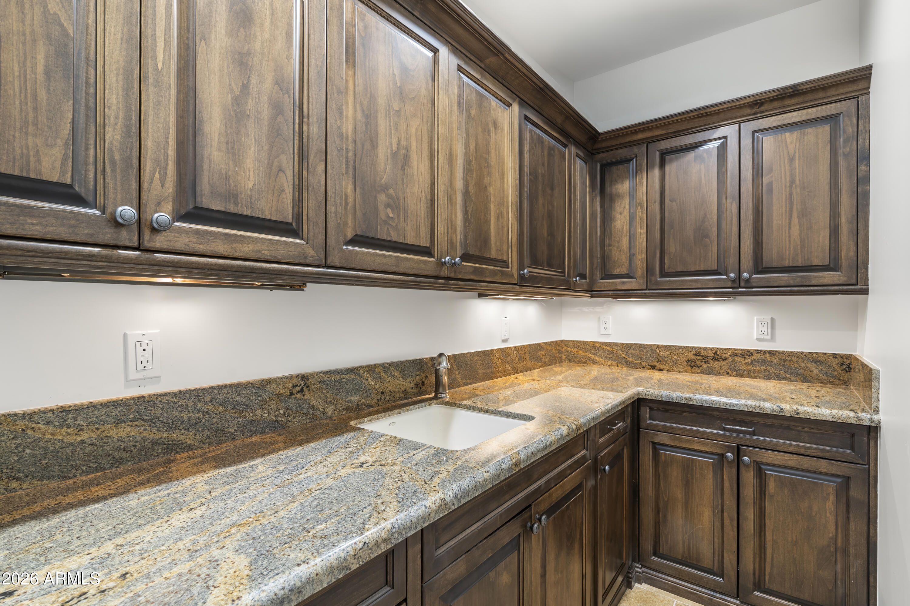 PINNACLE PARADISE - Residential