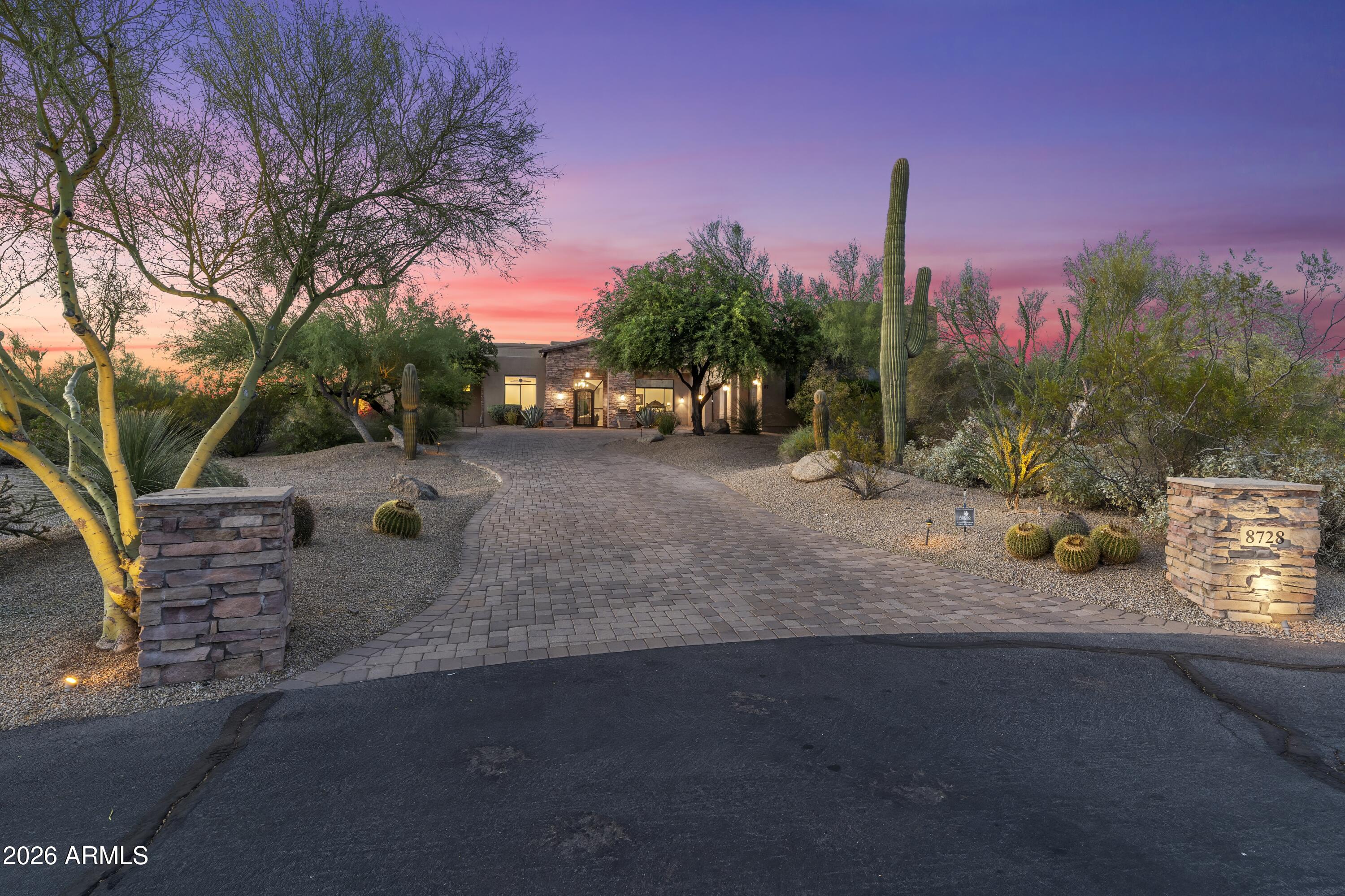 PINNACLE PARADISE - Residential