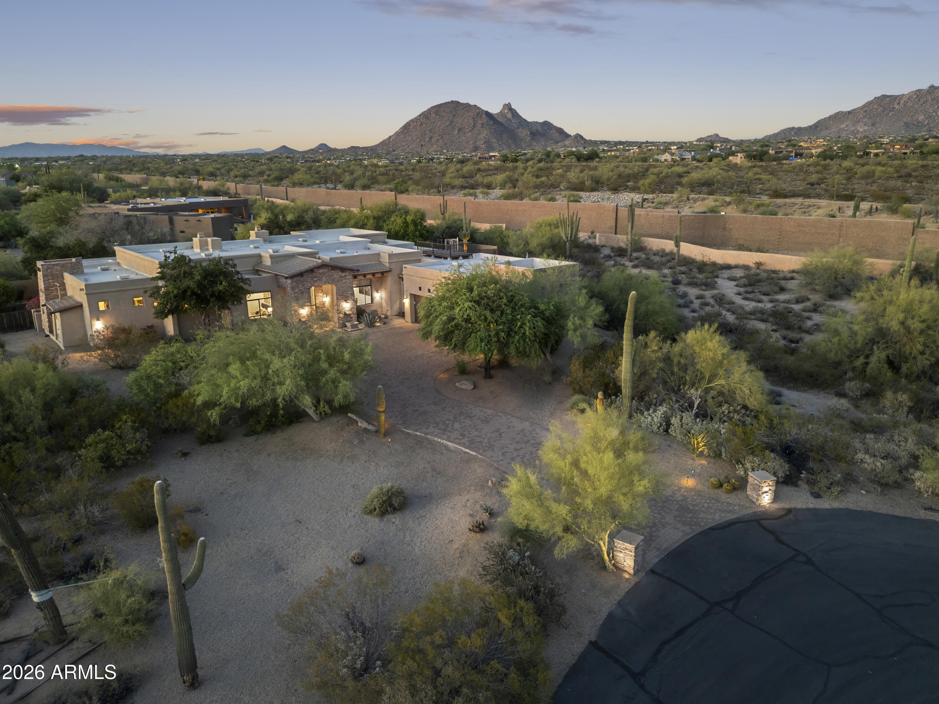 PINNACLE PARADISE - Residential