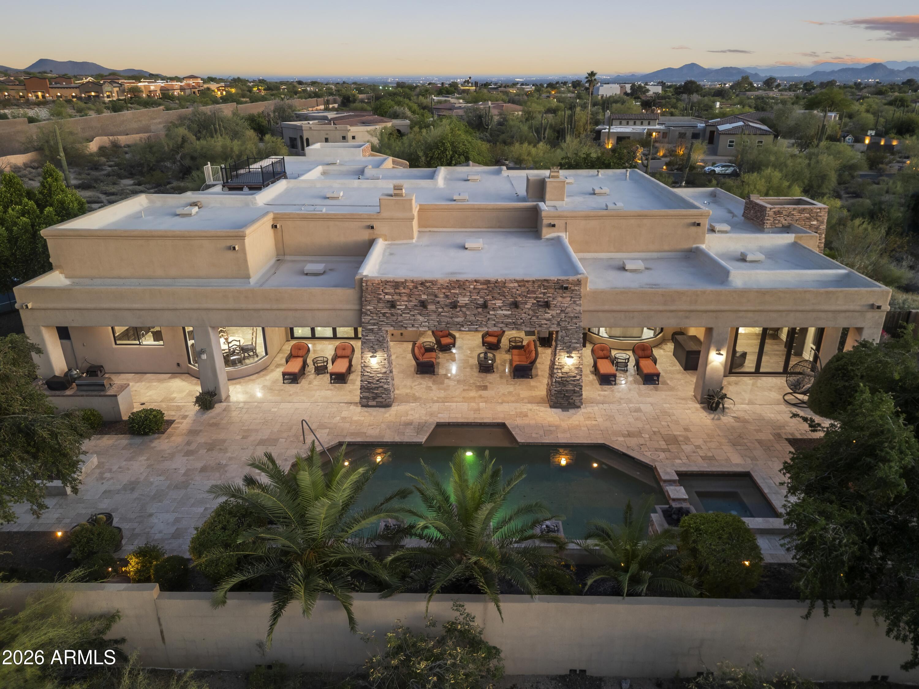 PINNACLE PARADISE - Residential