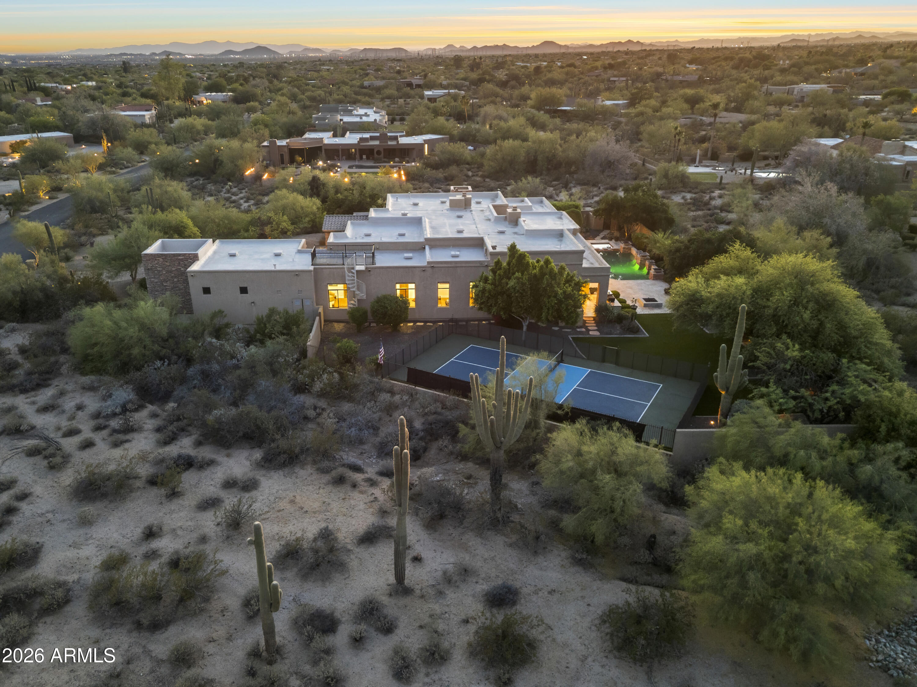 PINNACLE PARADISE - Residential