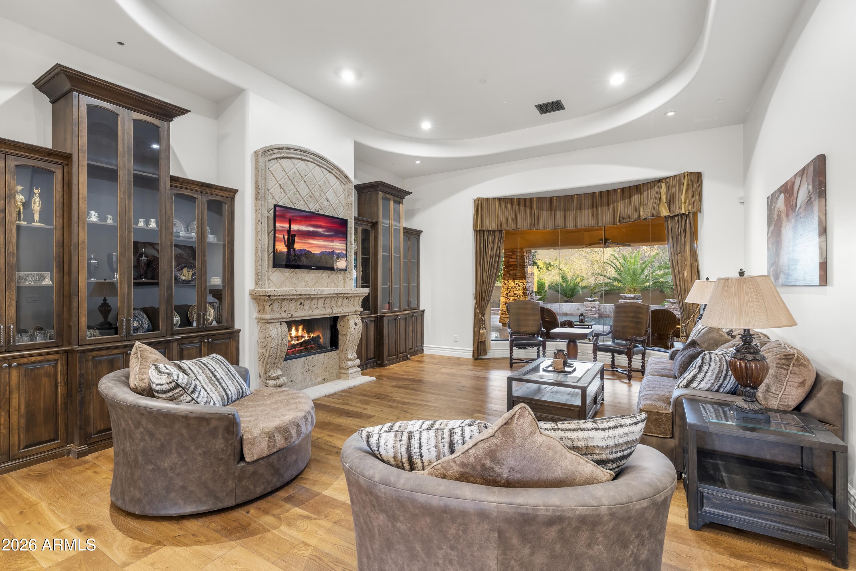 PINNACLE PARADISE - Residential